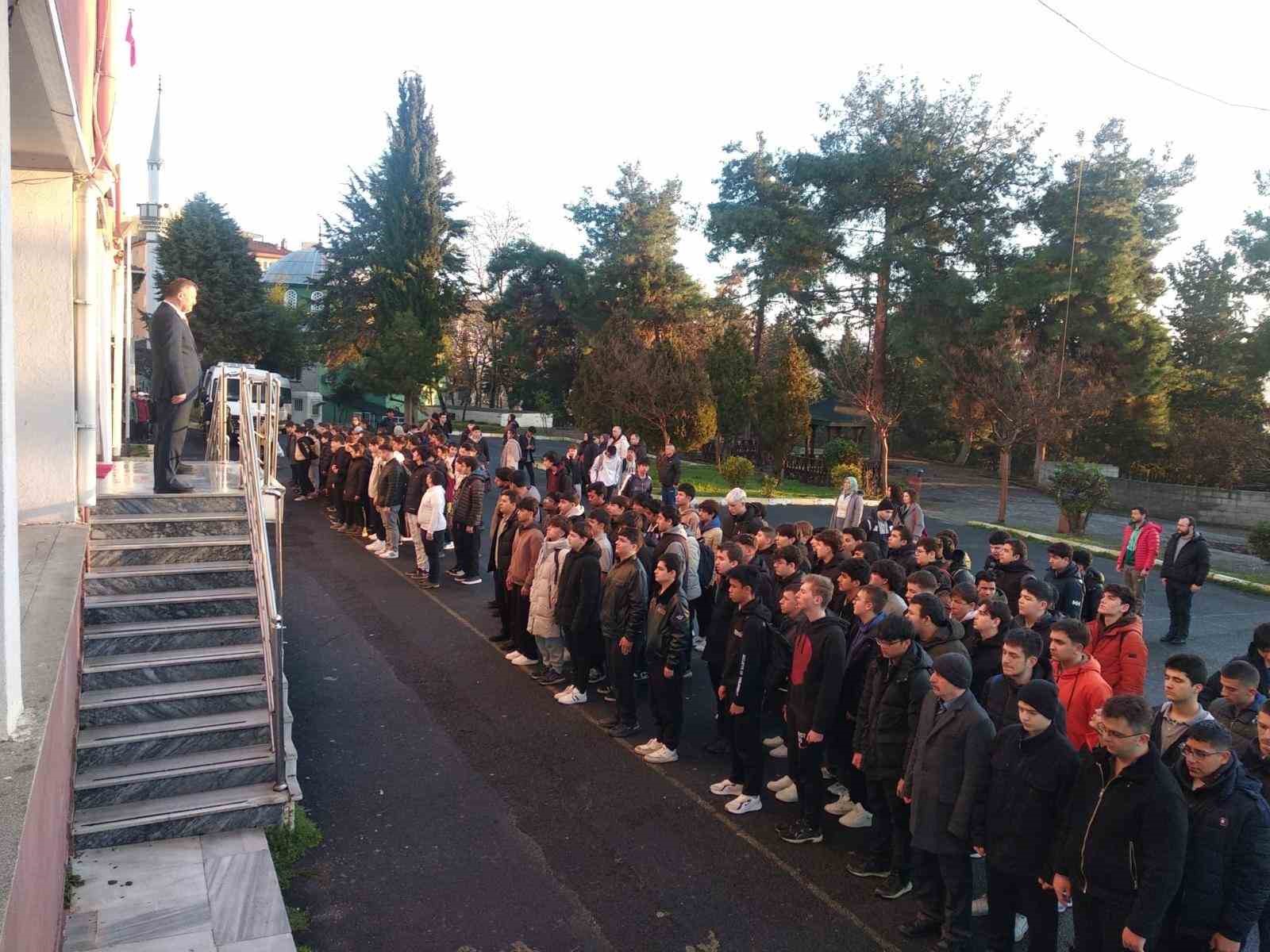 Tekirdağ’da okullarda 6 Şubat depremleri için saygı duruşu
