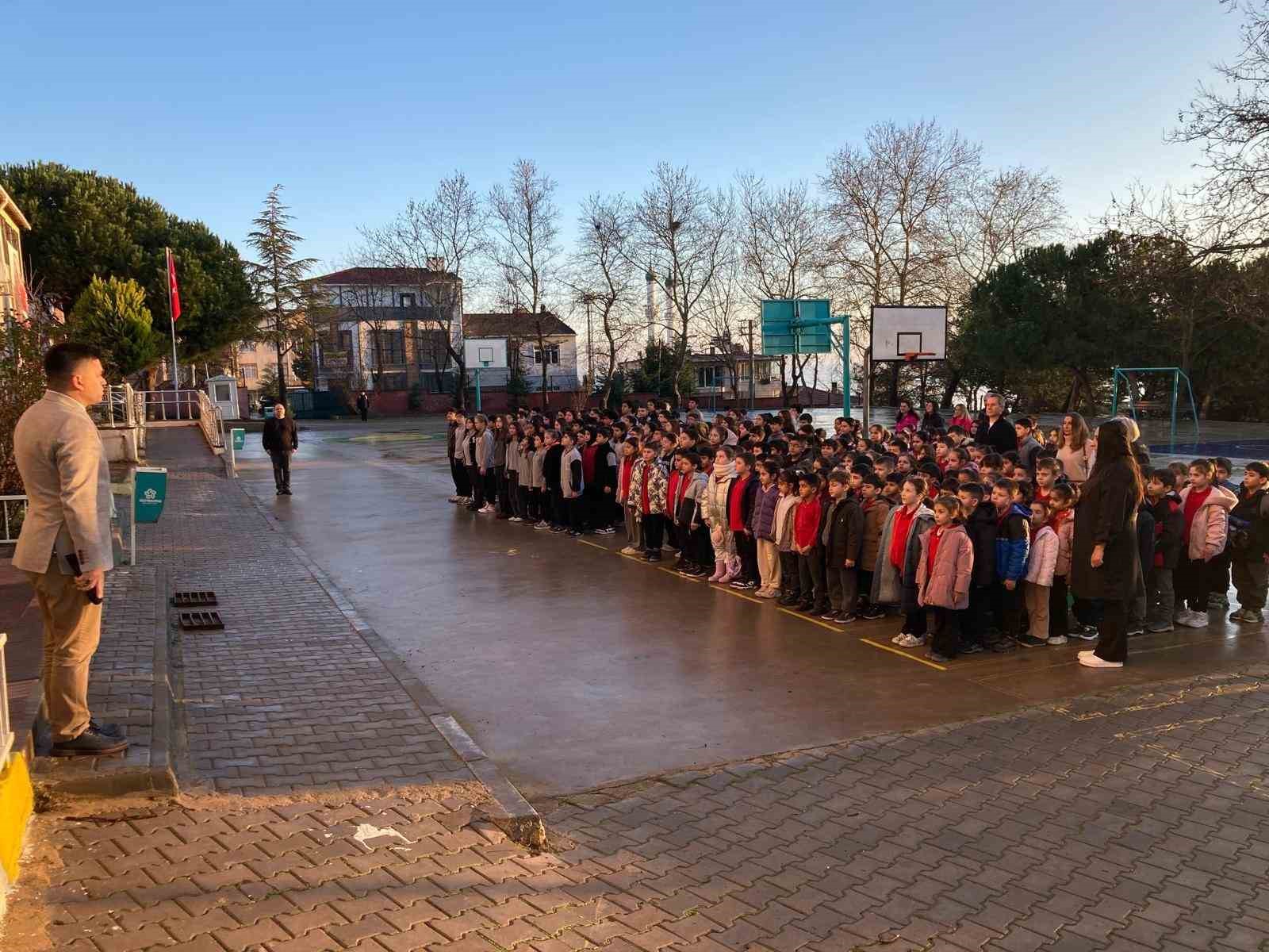 Tekirdağ’da okullarda 6 Şubat depremleri için saygı duruşu
