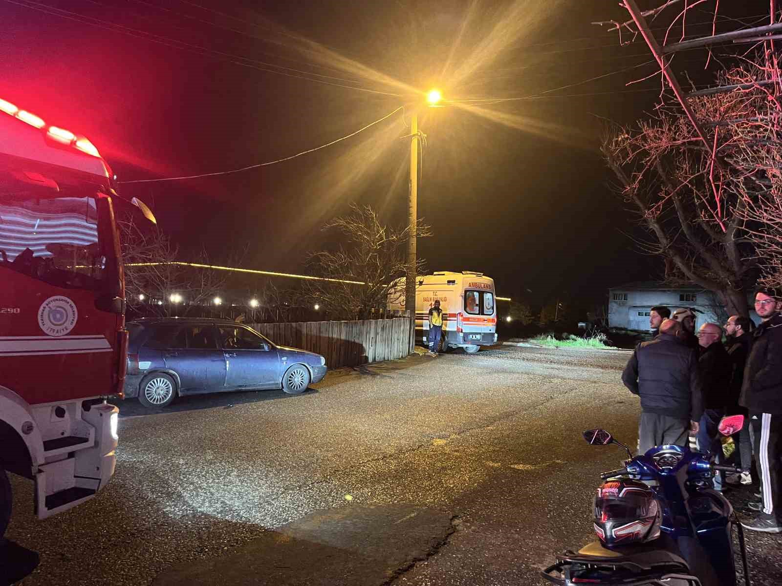 Tekirdağ’da otomobil bahçe duvarına çarptı
