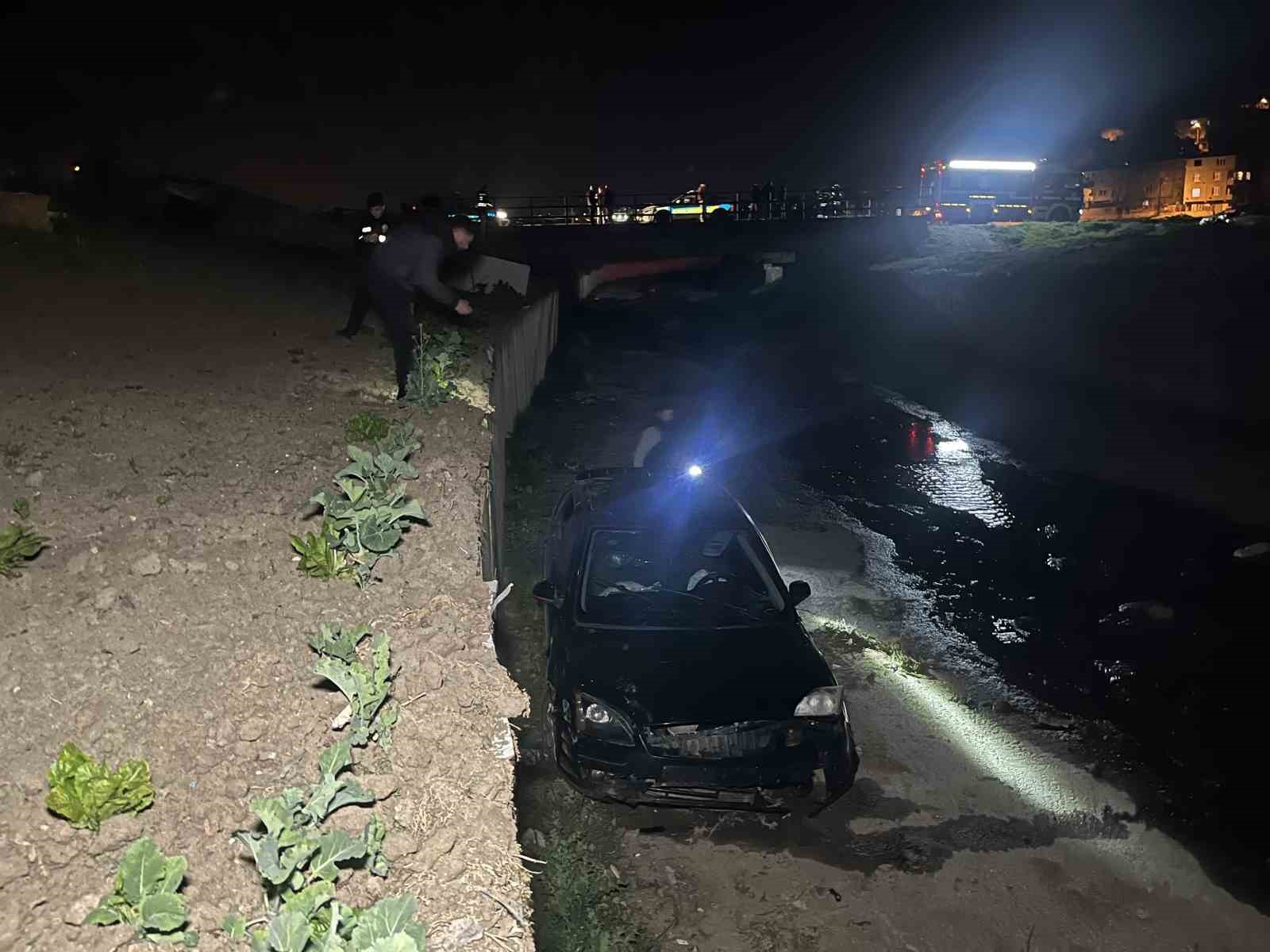 Tekirdağ’da otomobil dereye uçtu
