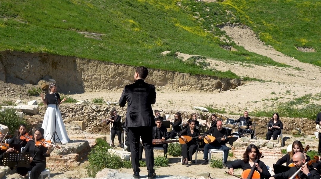 Tekirdağ’da Perinthos Tiyatrosu 2 bin yıl sonra yeniden sanatla buluştu
