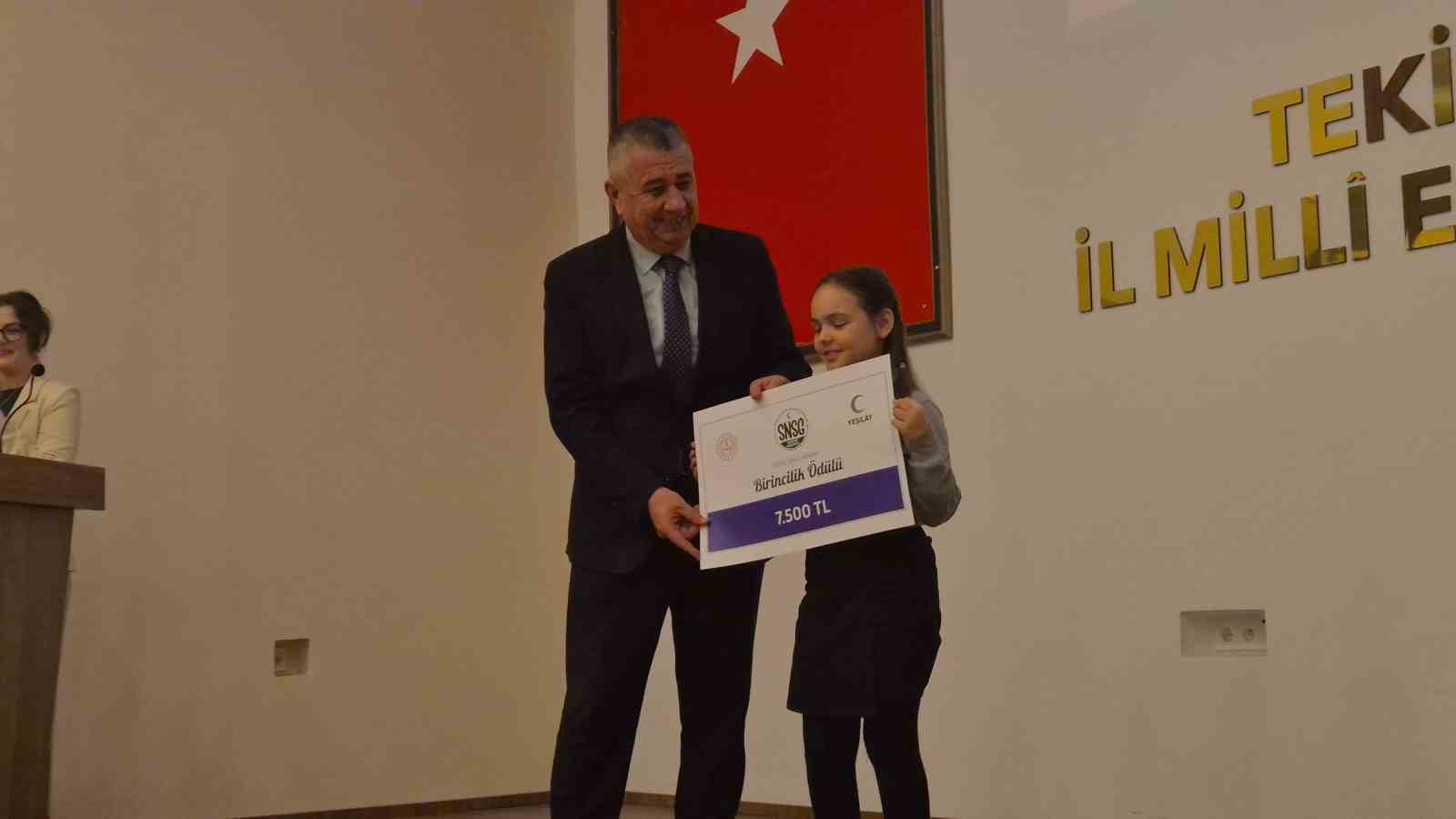 Tekirdağ’da "Sağlıklı Nesil Sağlıklı Gelecek" yarışmasında dereceye giren öğrenciler ödüllerini aldı
