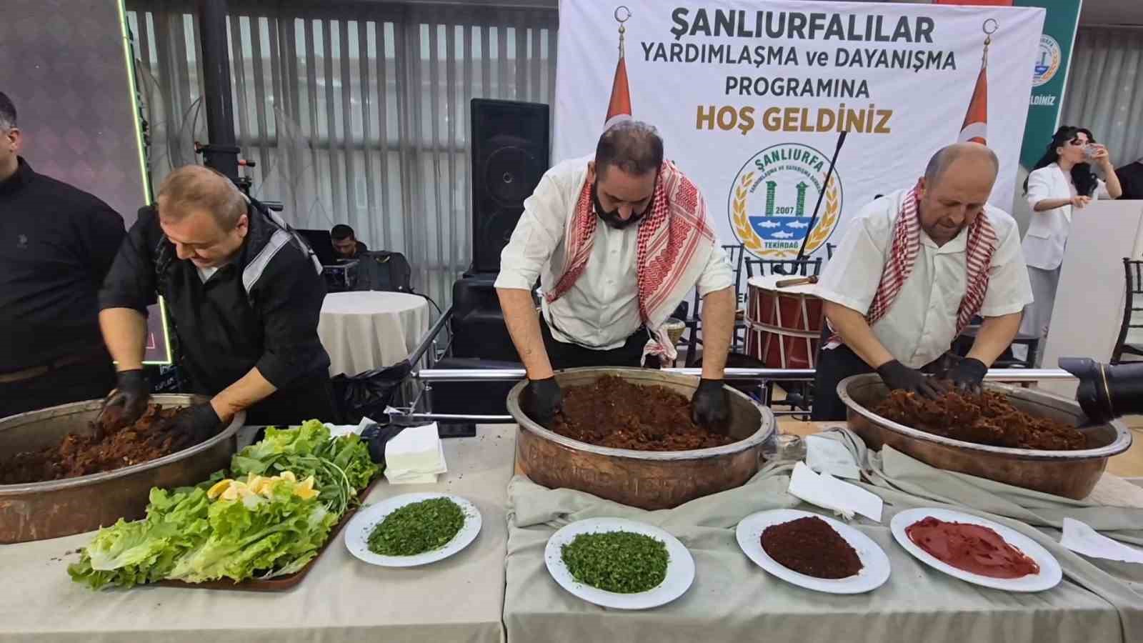 Tekirdağ’da Şanlıurfa rüzgarı: 1 ton çiğ köfte ikram edildi
