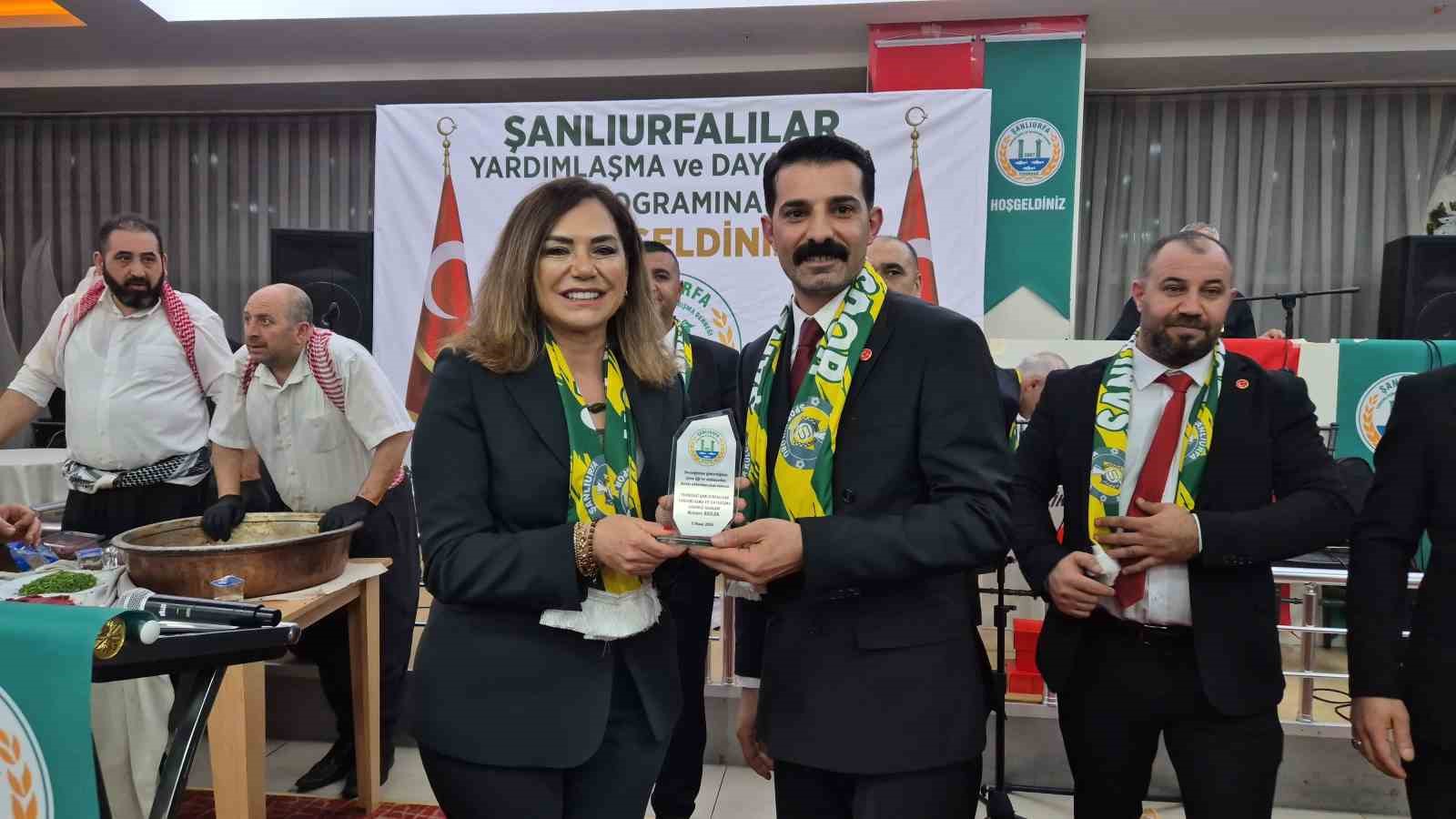 Tekirdağ’da Şanlıurfa rüzgarı: 1 ton çiğ köfte ikram edildi
