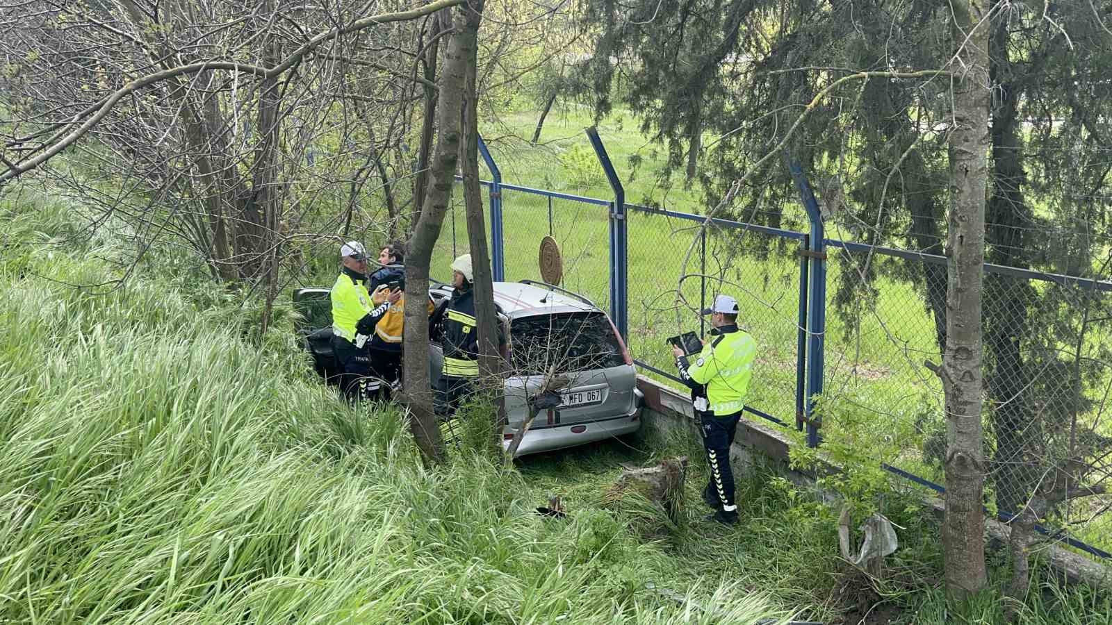 Tekirdağ’da şarampole uçan otomobilin sürücüsü hayatını kaybetti
