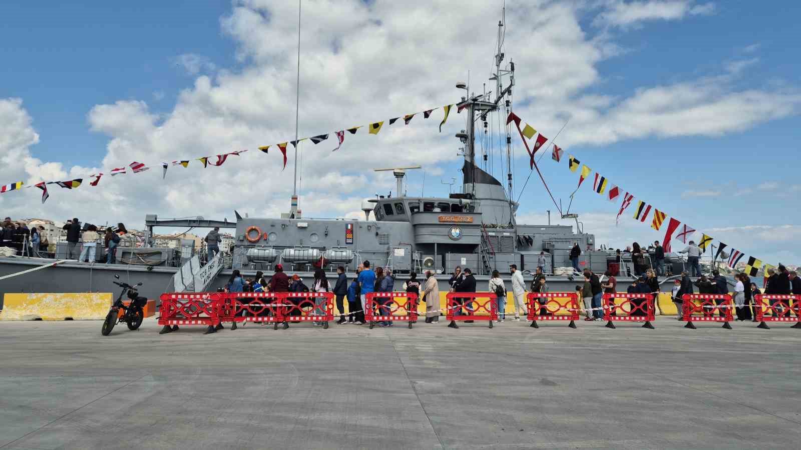 Tekirdağ’da savaş gemisi ziyarete açıldı
