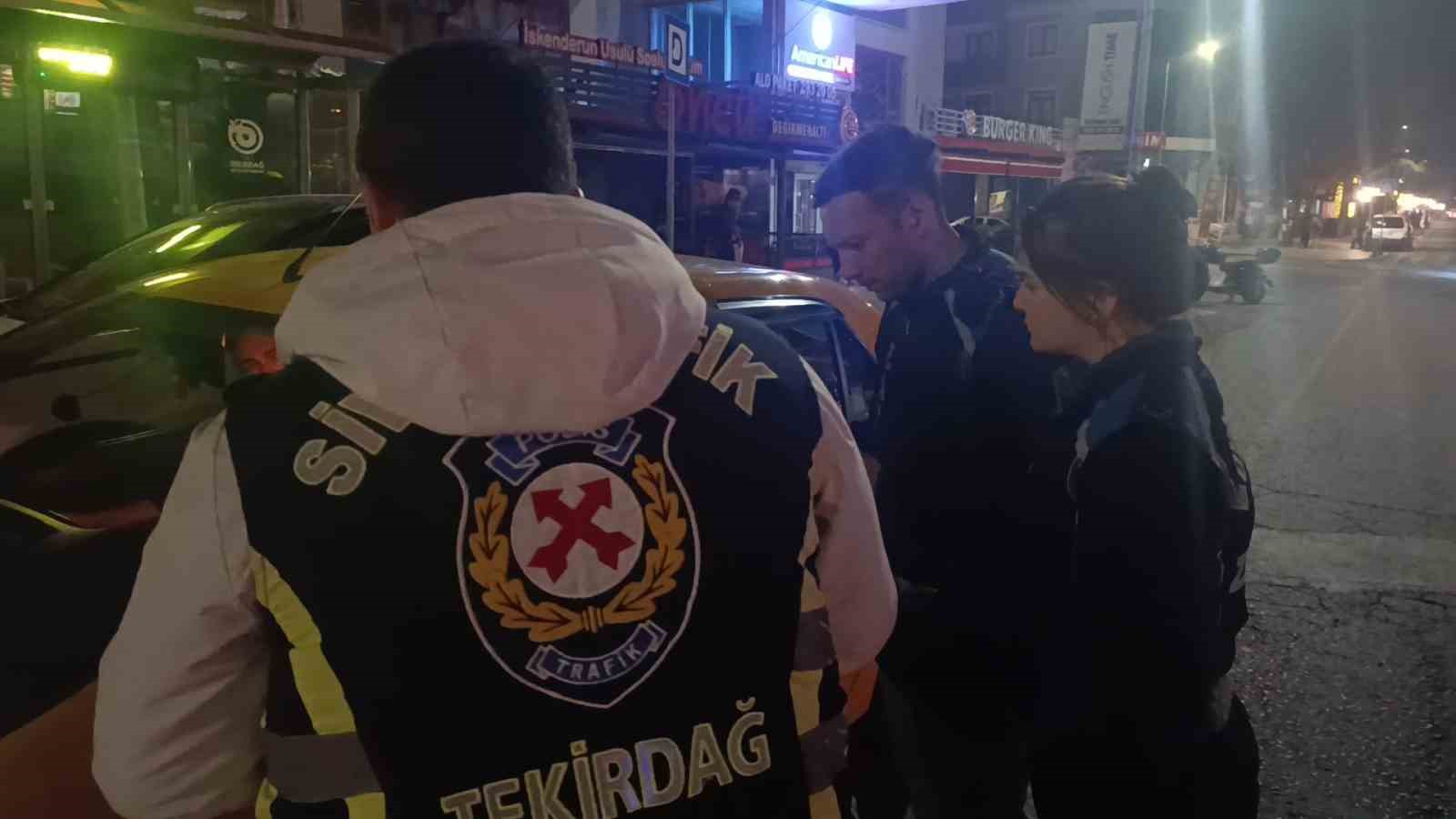 Tekirdağ’da T plakalı ticari araçlara sıkı denetim: 35 araç kontrol edildi, 50 bin lira ceza yazıldı
Tekirdağ’da T plakalı ticari araçlara sıkı denetim: 35 araç kontrol edildi, 50 bin lira ceza yazıldı