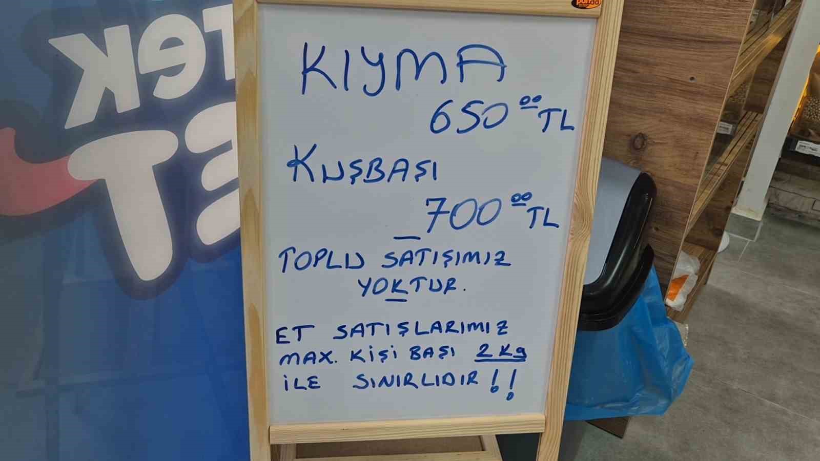Tekirdağ’da ucuz et hamlesi: 650 TL’ye kıyma, 700 TL’ye kuşbaşı
Tekirdağ’da ucuz et hamlesi: 650 TL’ye kıyma, 700 TL’ye kuşbaşı