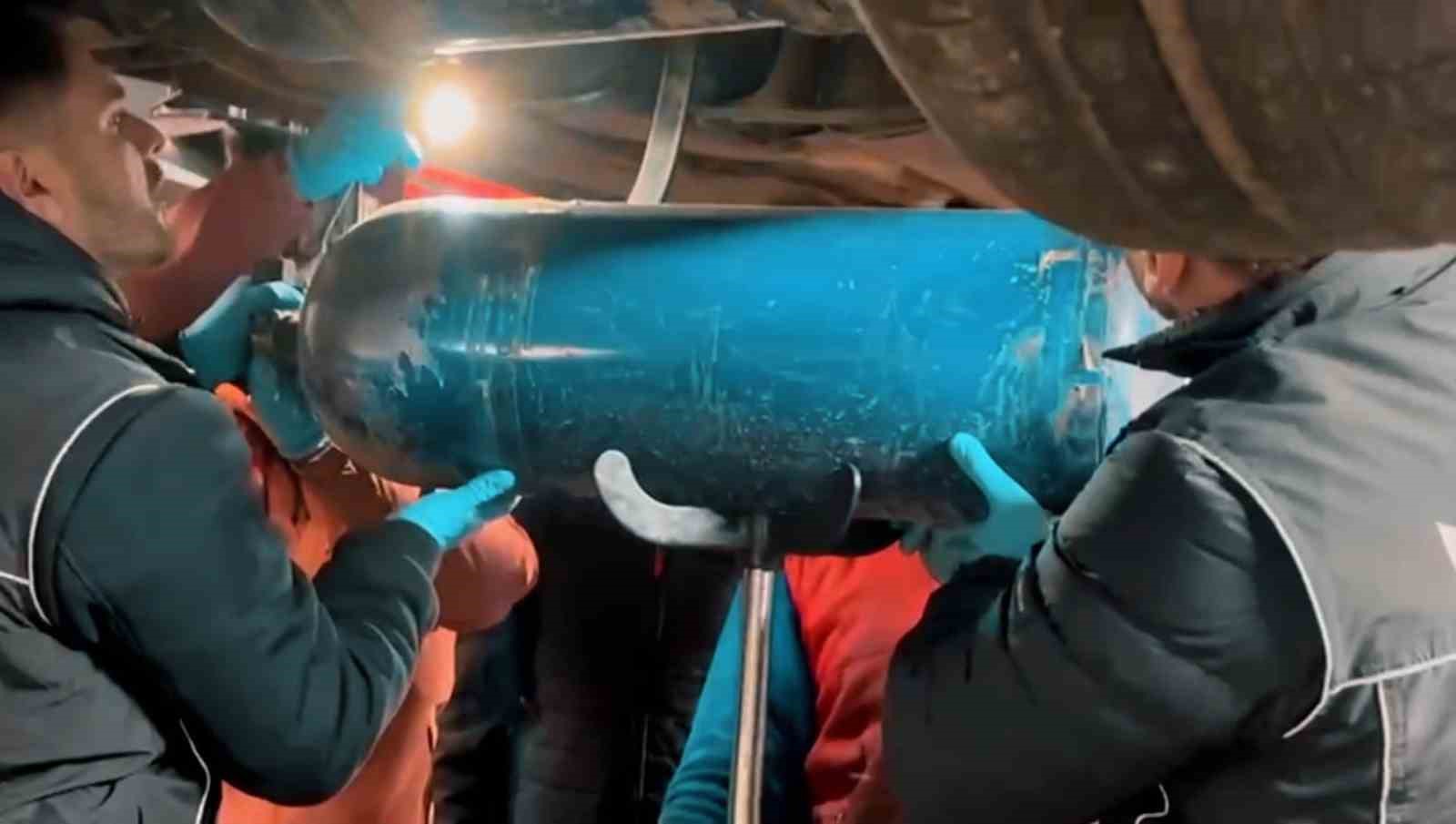 Tekirdağ’da yakıt tüplerine zulalanmış 24 kilo 500 gram skunk ele geçirildi
