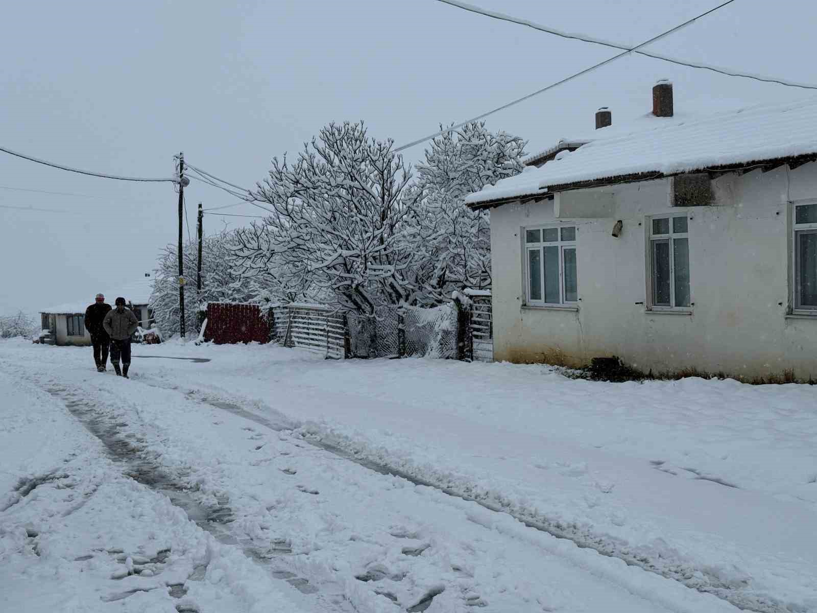 Tekirdağ’ın yüksek kesimleri karla kaplandı
