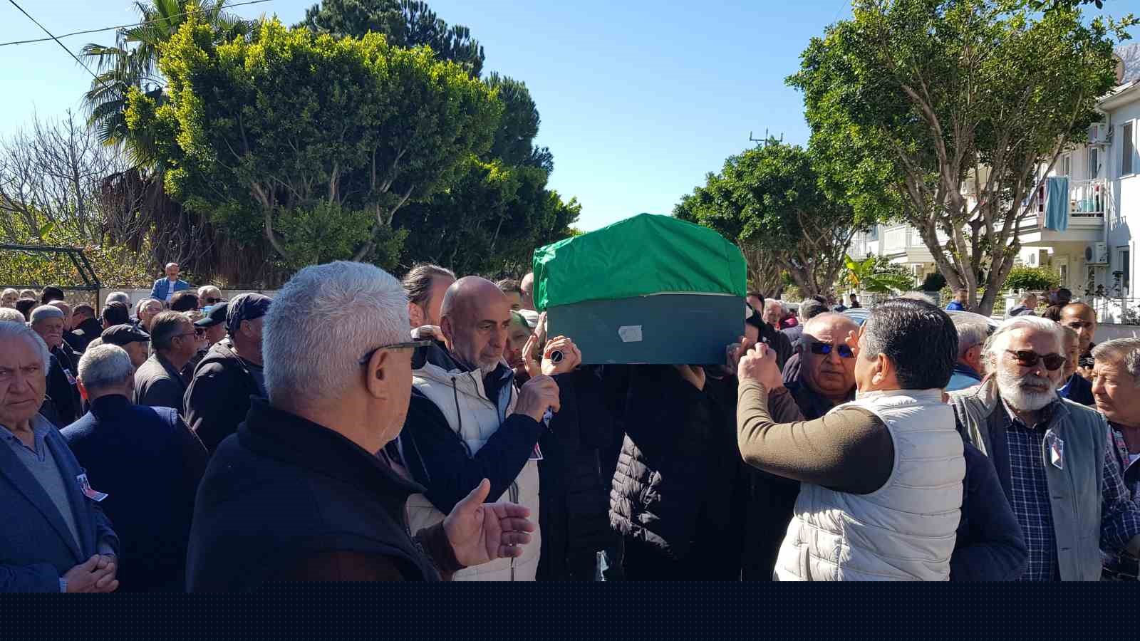 Teknik direktör Engin Fırat son yolculuğuna uğurlandı
