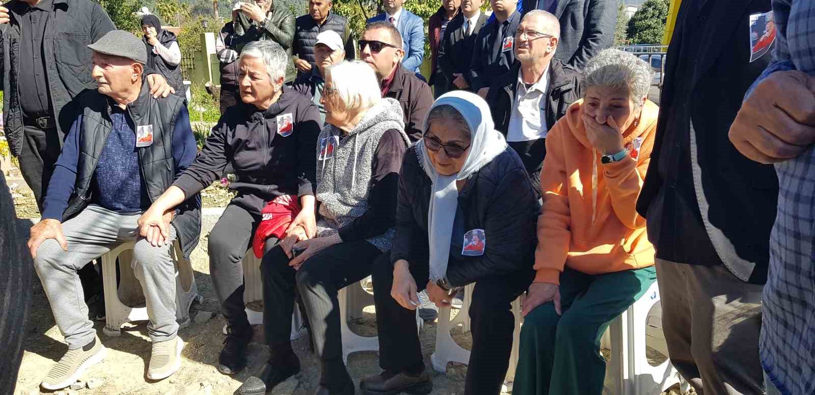 Teknik direktör Engin Fırat son yolculuğuna uğurlandı
Teknik direktör Engin Fırat son yolculuğuna uğurlandı