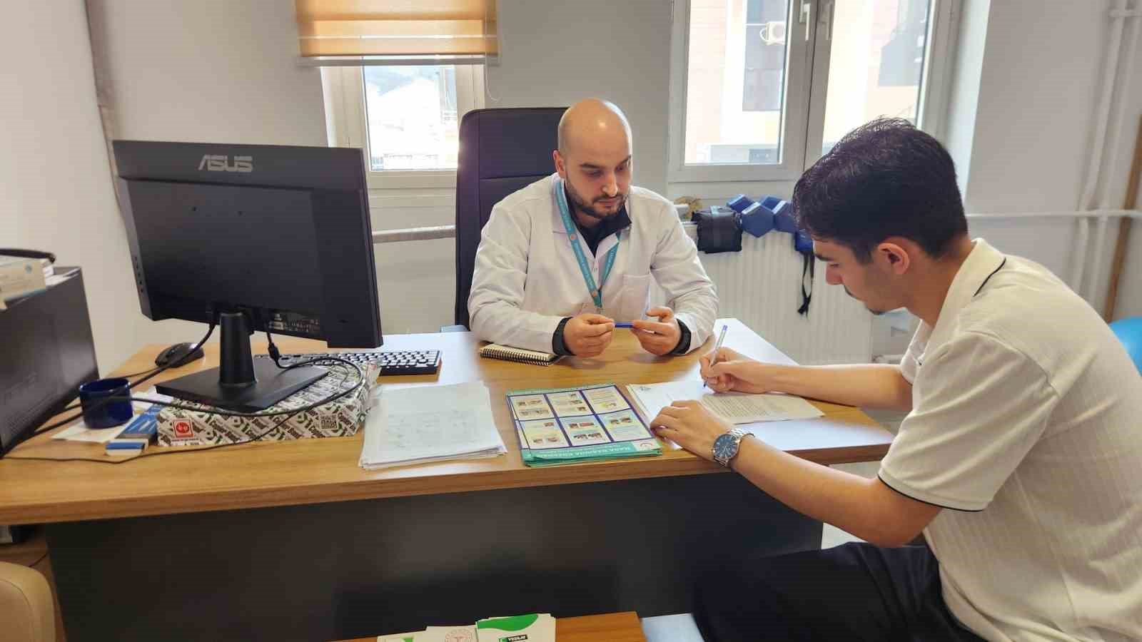 Teknoloji kullanımı artıyor, omurga rahatsızlıkları genç yaşlara iniyor
