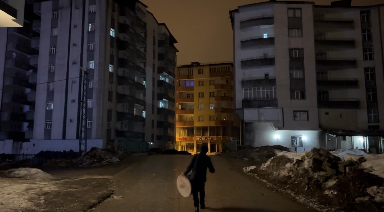 Teknolojiye direnen miras: Yüksekova’nın 40 yıllık sahur nöbeti başladı
