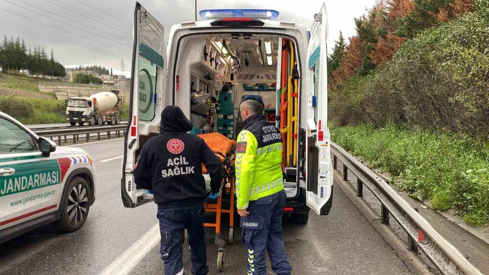 TEM’de 4 araç kazaya karıştı: İlk belirlemelere göre 2 ölü
