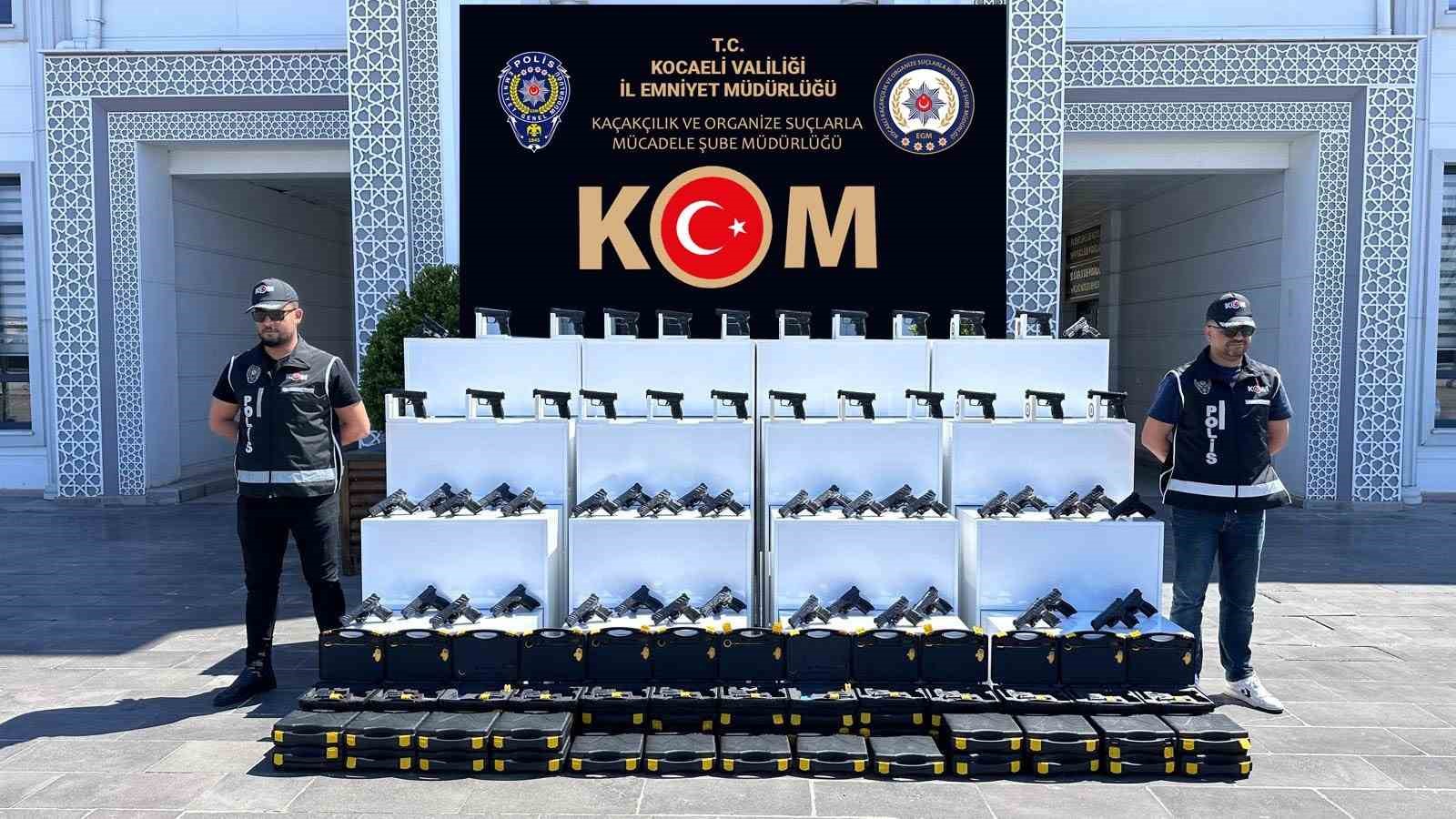 TEM’de silah kaçakçılığı operasyonu: 60 tabanca ele geçirildi
