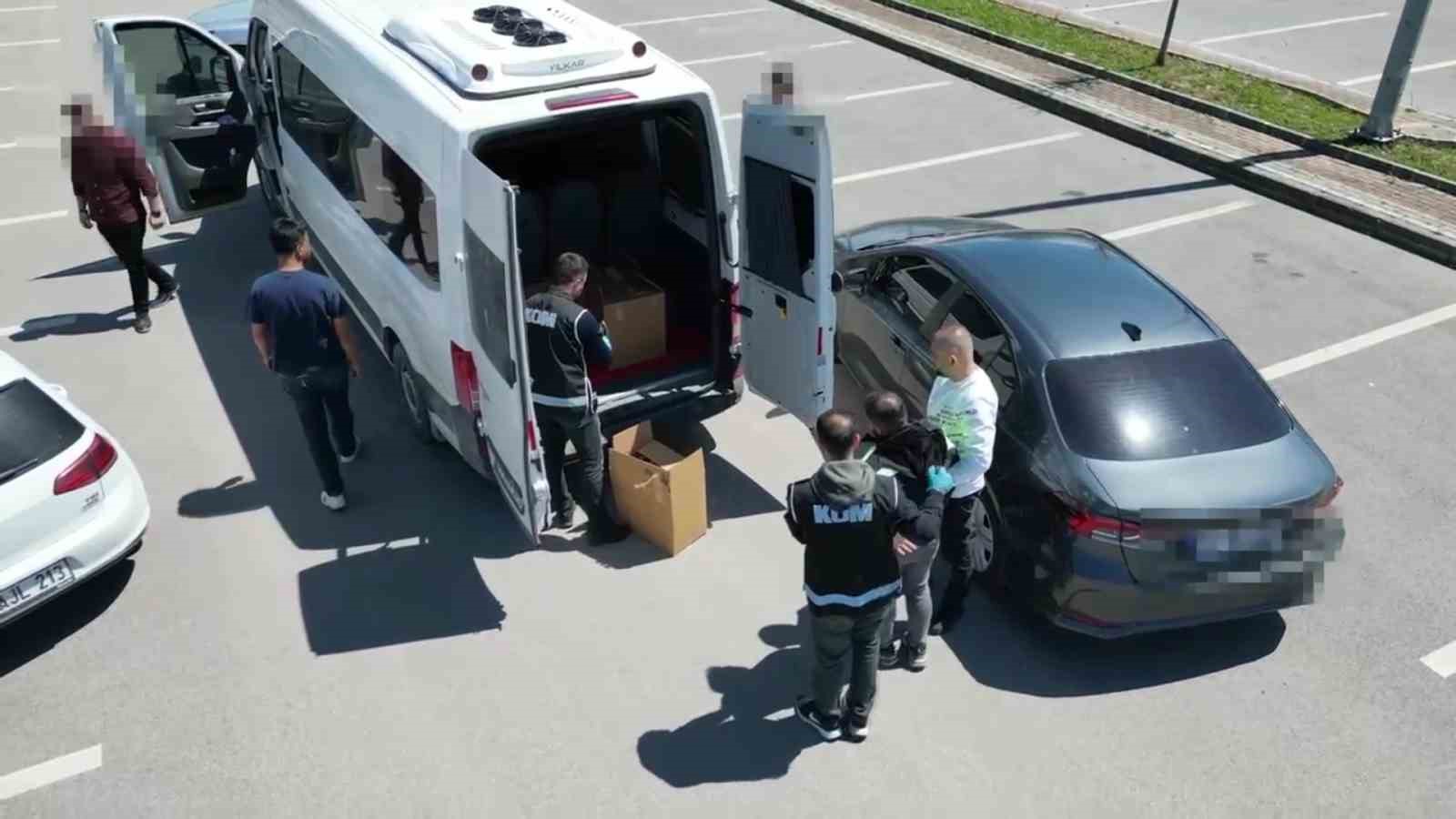 TEM’de silah kaçakçılığı operasyonu: 60 tabanca ele geçirildi
