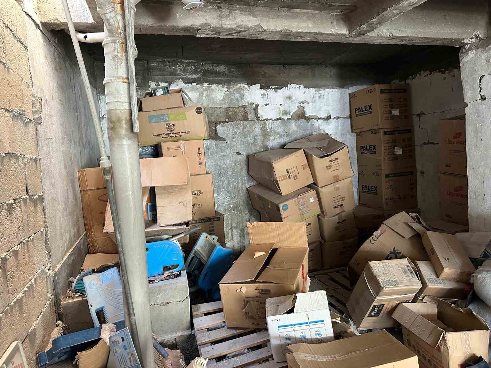 Temizlik deposundan binlerce malzeme çalındı
