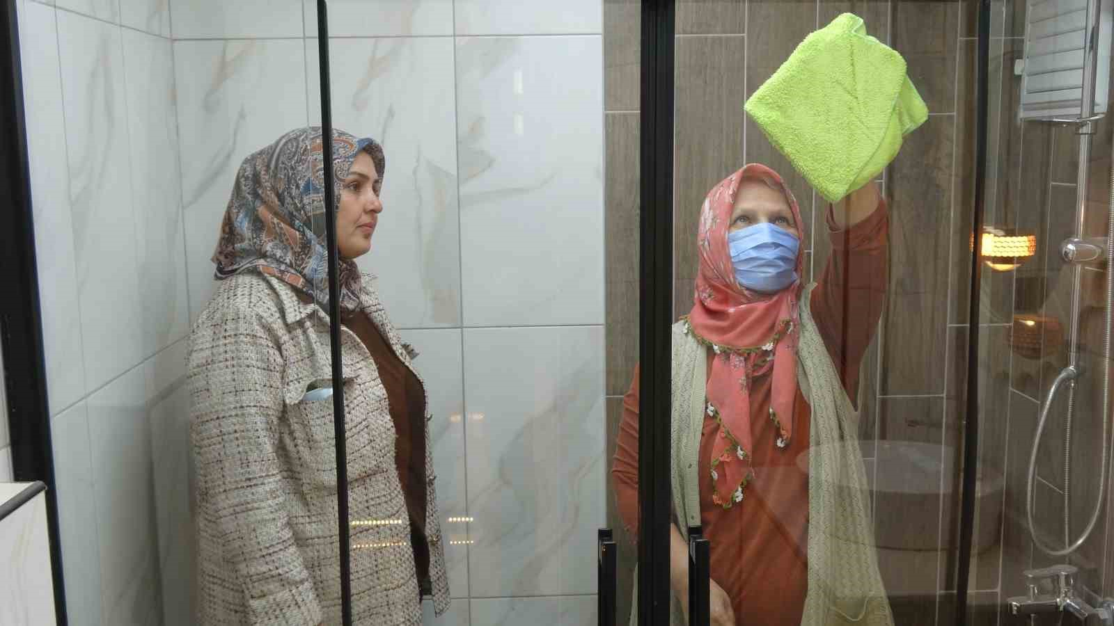 Temizlikçiydi patron oldu, 20 kadına istihdam sağladı
Temizlikçiydi patron oldu, 20 kadına istihdam sağladı