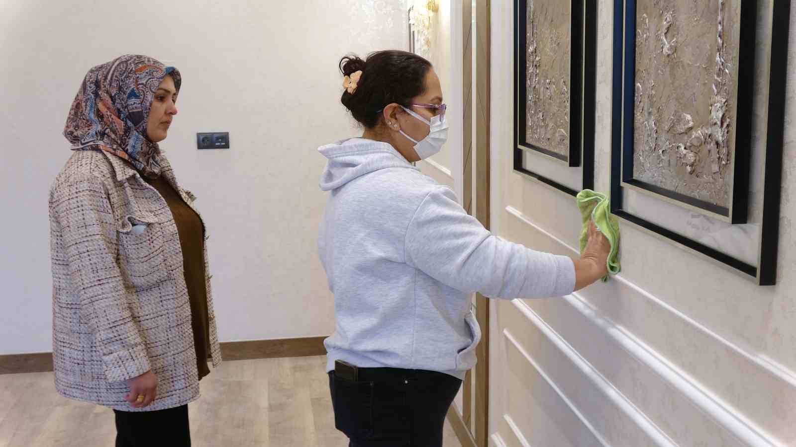 Temizlikçiydi patron oldu, 20 kadına istihdam sağladı
Temizlikçiydi patron oldu, 20 kadına istihdam sağladı