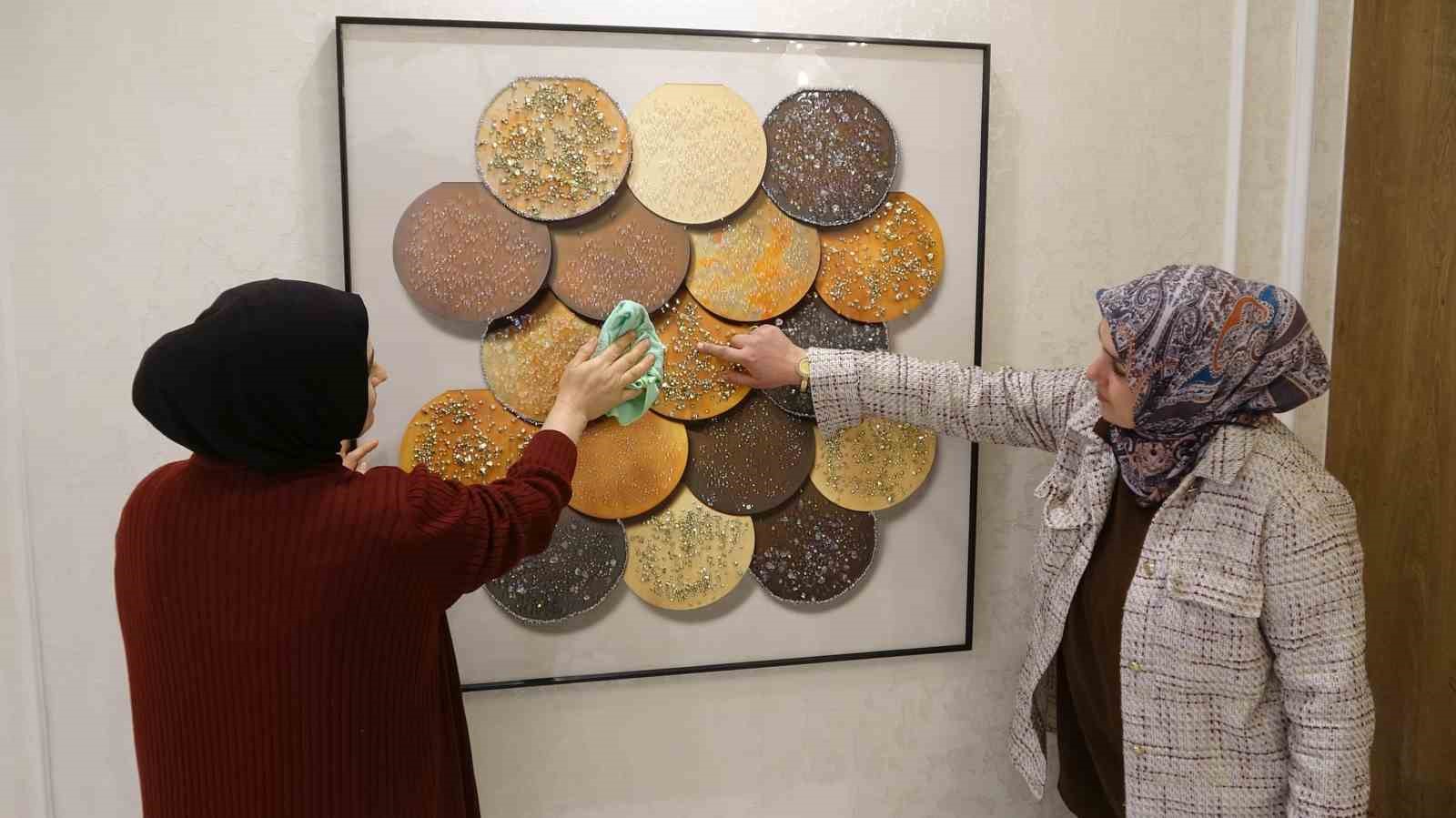 Temizlikçiydi patron oldu, 20 kadına istihdam sağladı
Temizlikçiydi patron oldu, 20 kadına istihdam sağladı