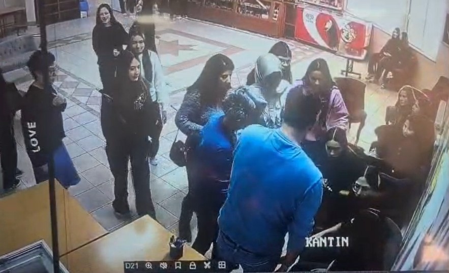 Teneffüste ölümle burun buruna gelen öğrenciyi öğretmenleri hayata döndürdü
