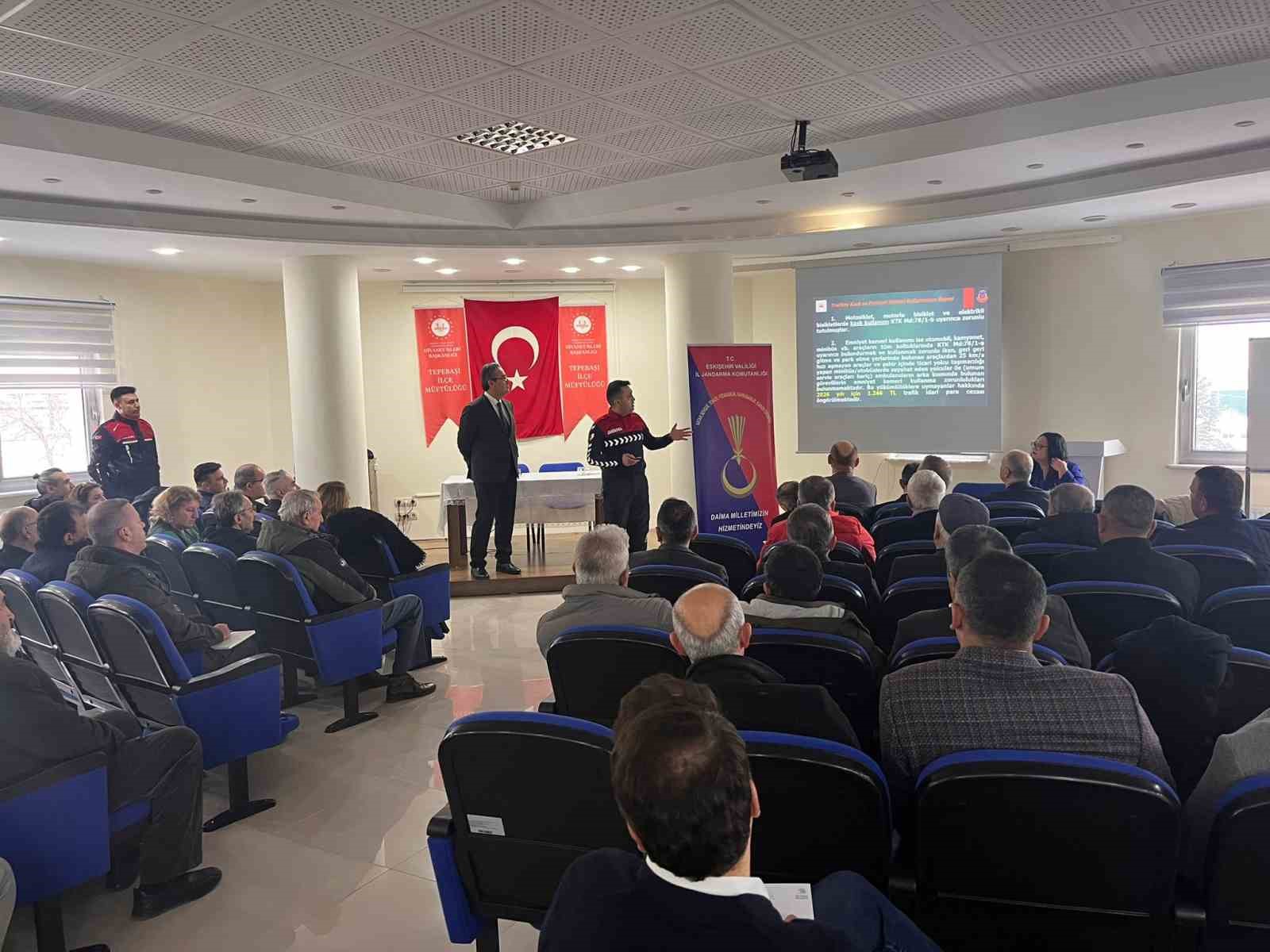 Tepebaşı’nda kırsal mahalle muhtarlarına sürücü güvenliği eğitimi verildi
