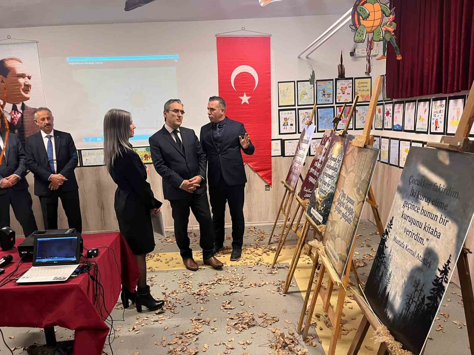 Tepebaşı’nda minik ellerden dev sergi: "Kitaplarla Büyüyen Gelecek"
