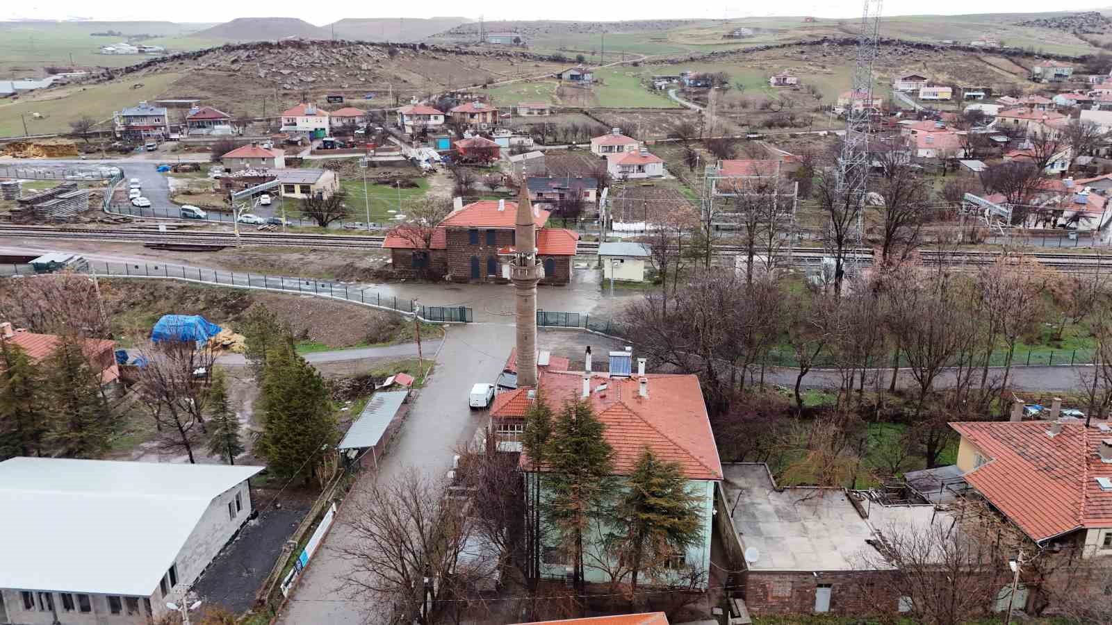 Teravih namazı için 5 kilometre yürümek istemiyorlar
