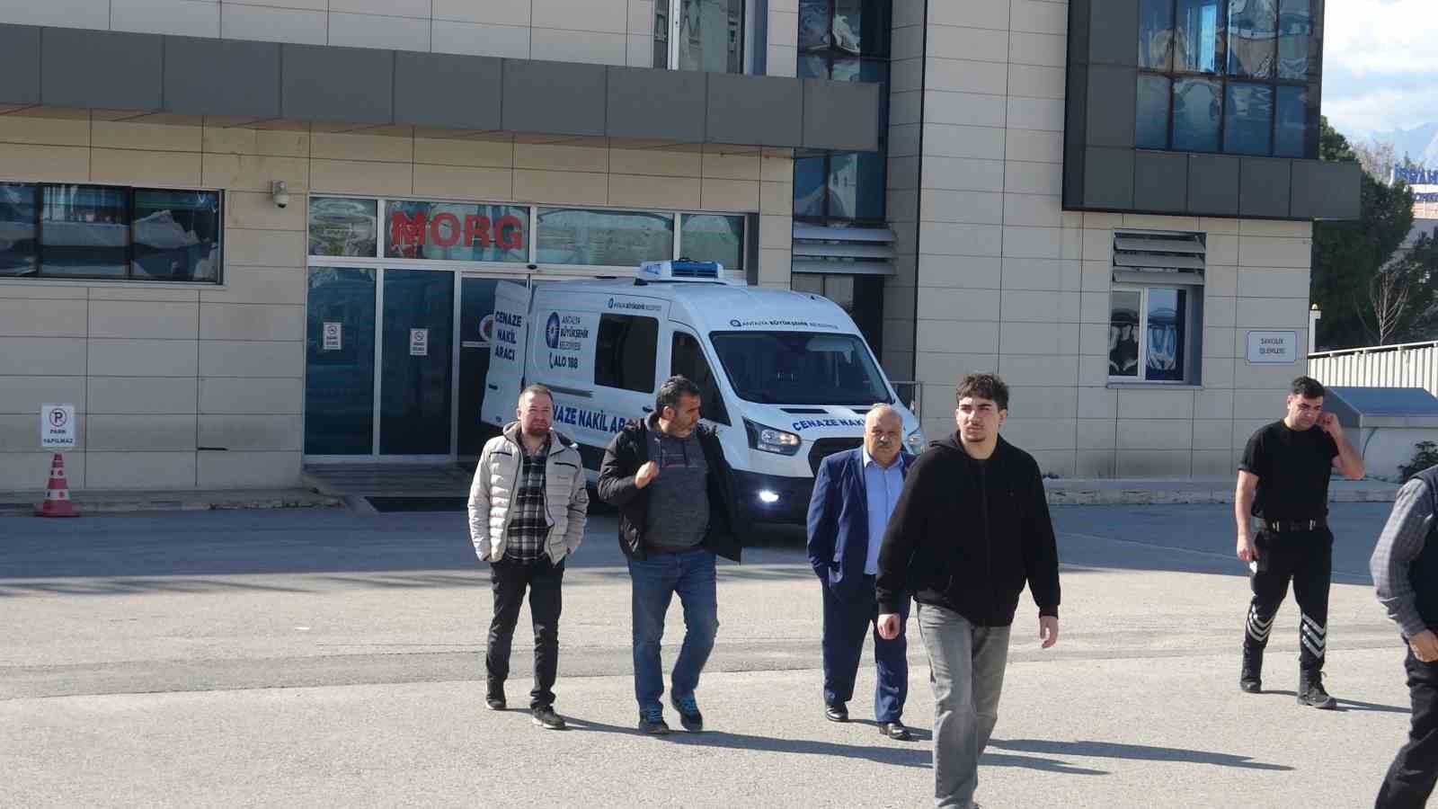 Teravih namazına giderken kazada hayatını kaybetti, kaza anı kamerada
