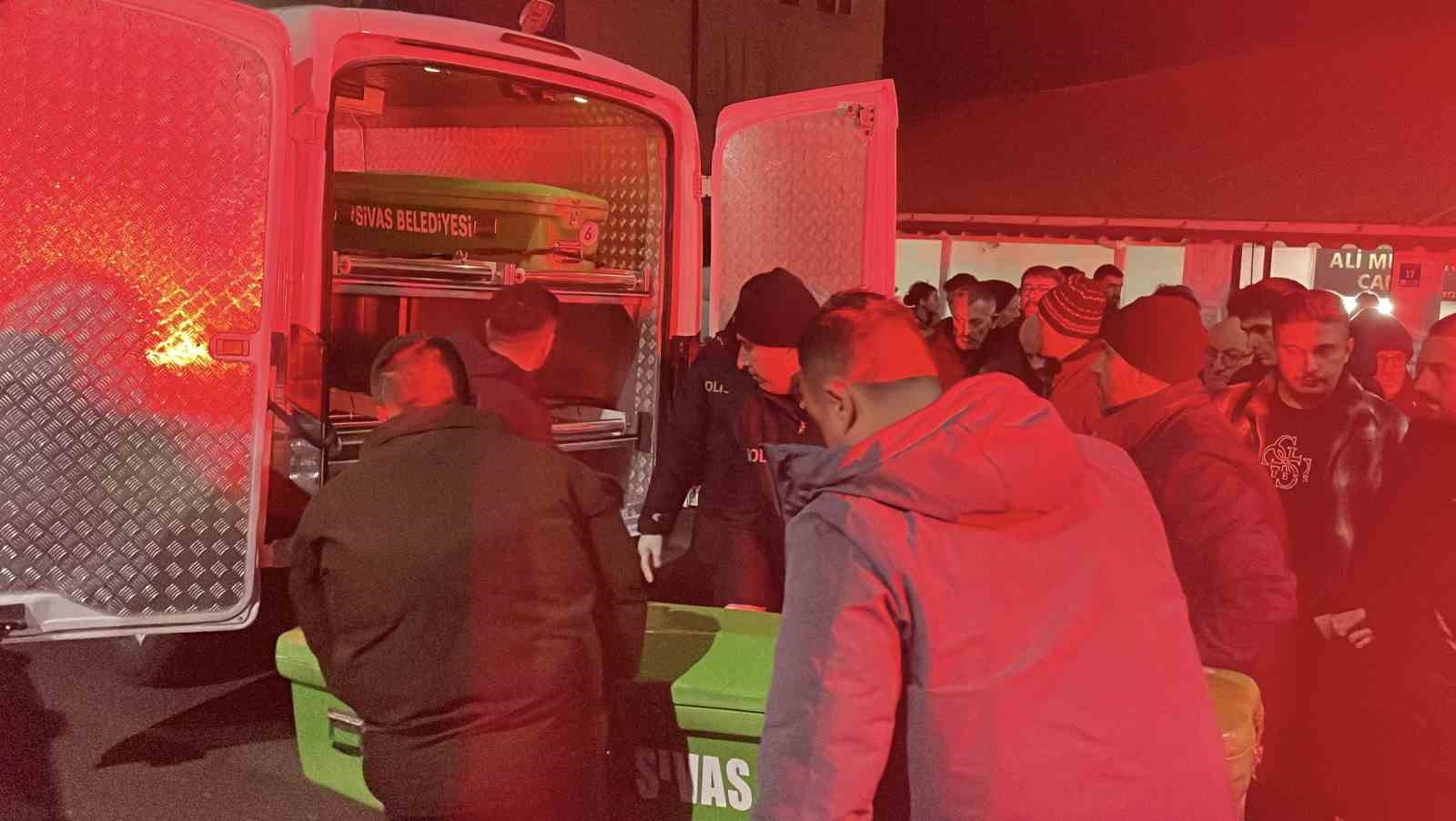 Teravih namazına giderken otomobil çarpan kaynananın ardından gelini de hayatını kaybetti
