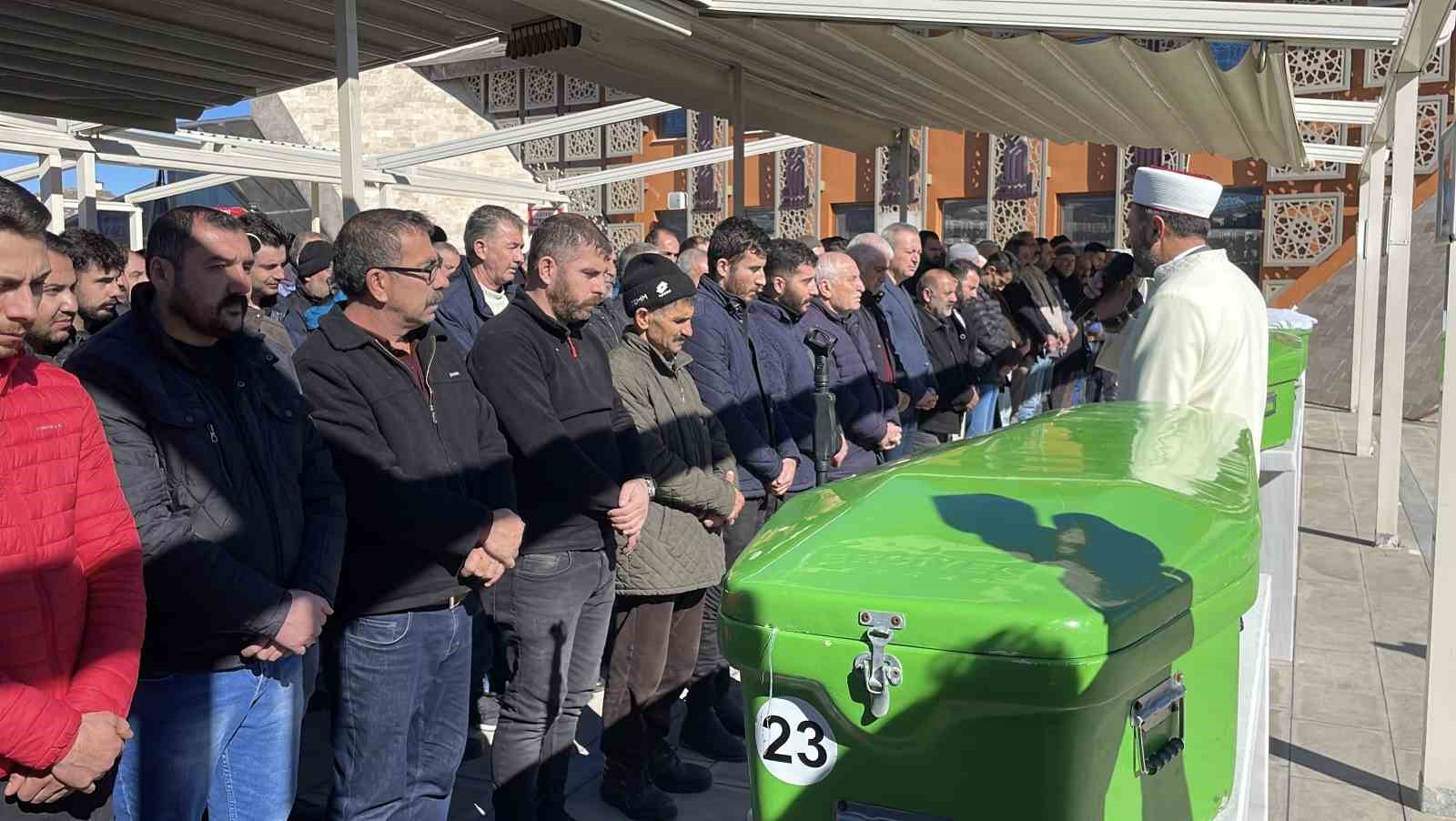 Teravihe gitmek istemişlerdi, gelin ve kaynana son yolculuklarına birlikte uğurlandı
