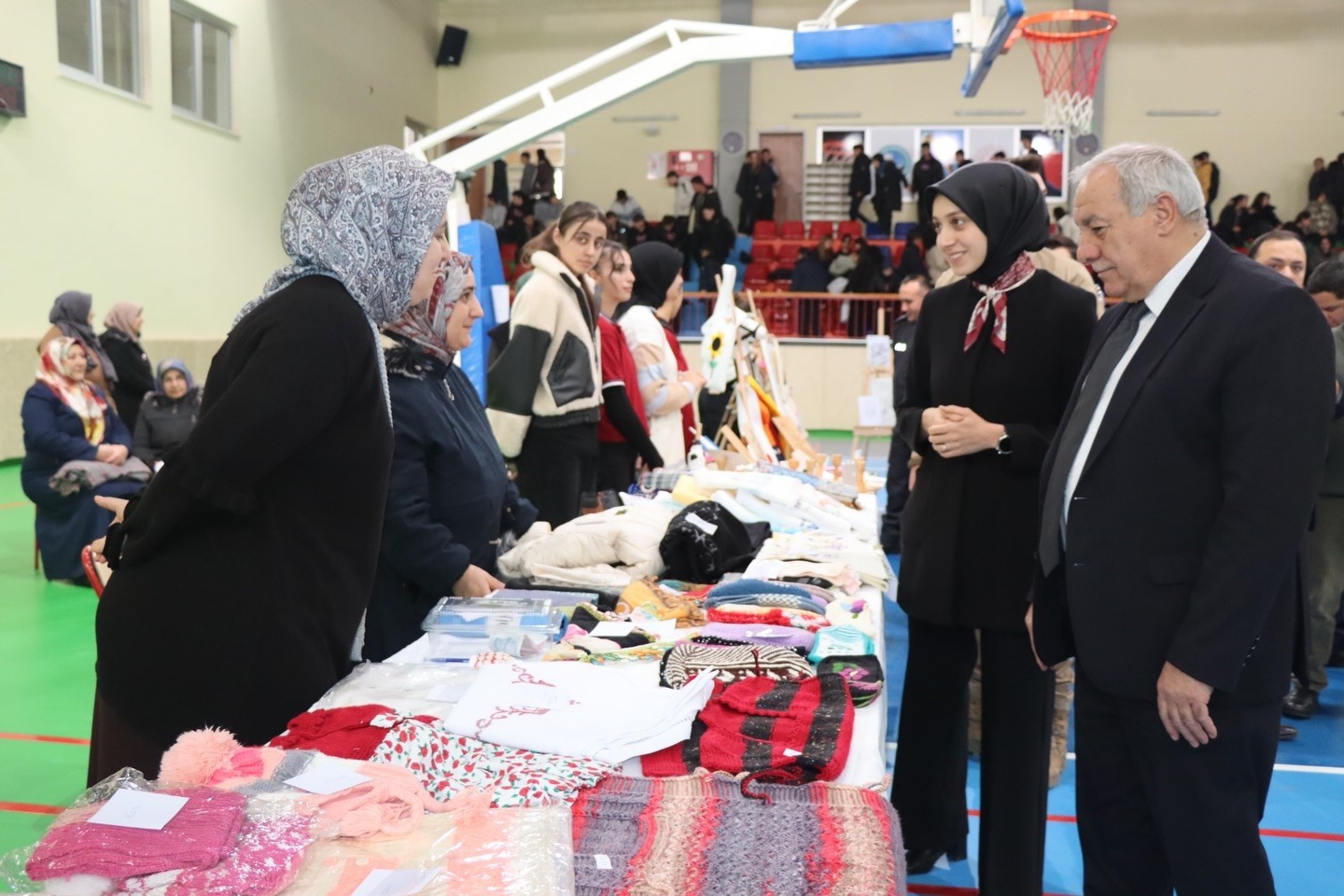 Tercan’da Gazze’ye destek için hayır çarşısı düzenlendi
