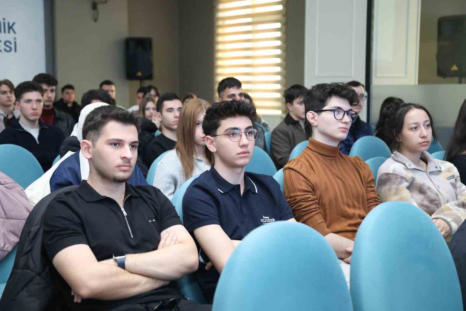 "Tercihten Önce Üniversiteni Yaşa" projesi özel lise öğrencilerini ağırlıyor

