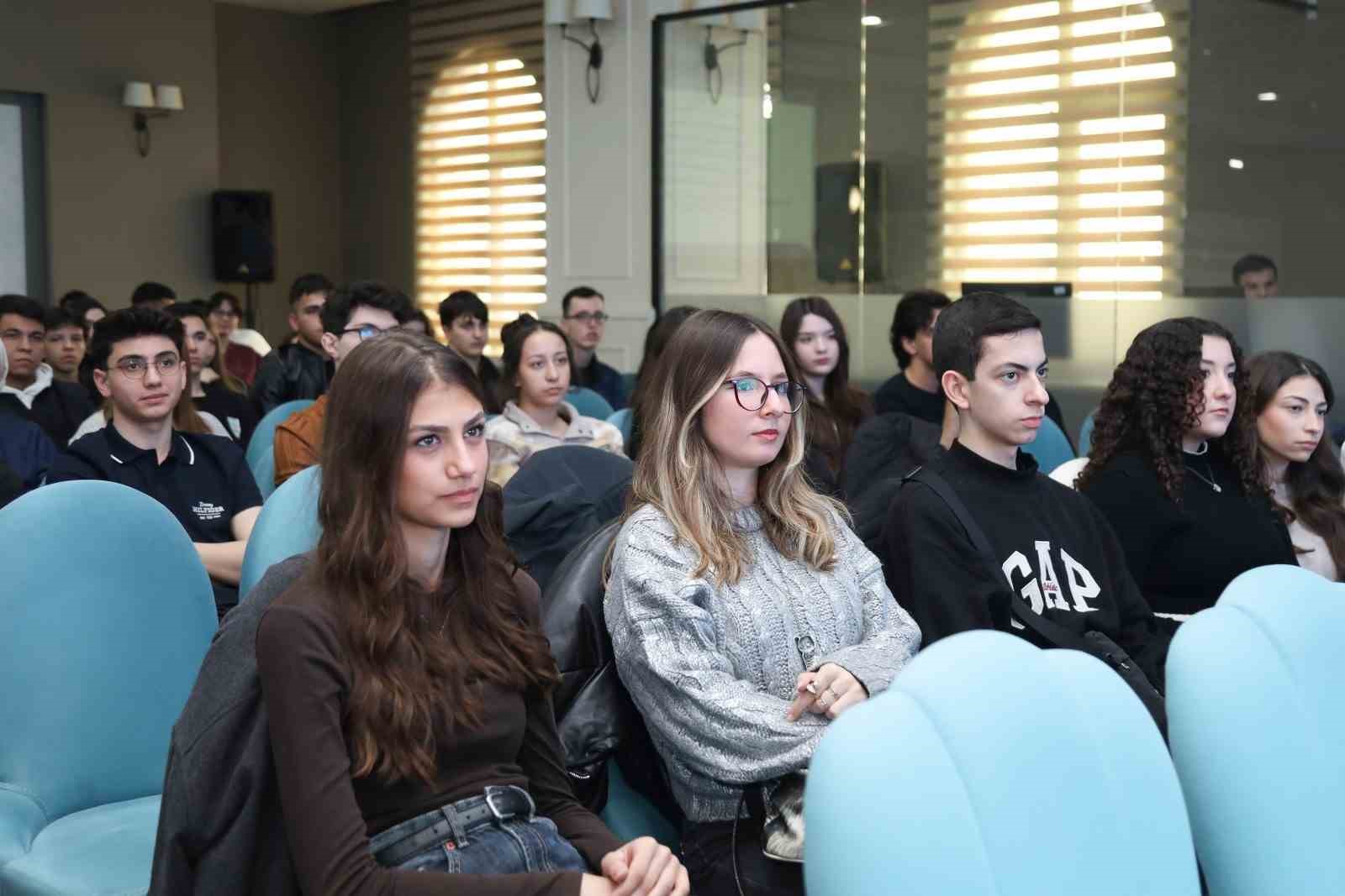 "Tercihten Önce Üniversiteni Yaşa" projesi özel lise öğrencilerini ağırlıyor
