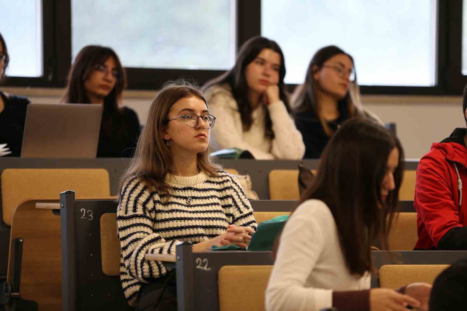 "Tercihten Önce Üniversiteni Yaşa" projesi özel okul başvuruları başladı
