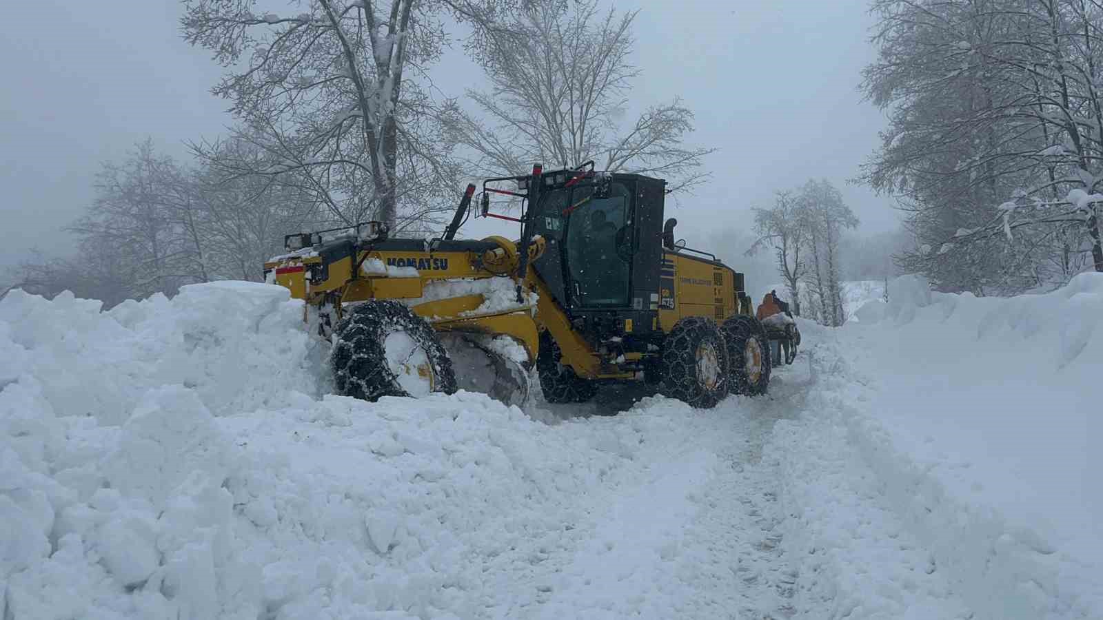Terme’de ovada su taşkını, yüksekte kar esareti
