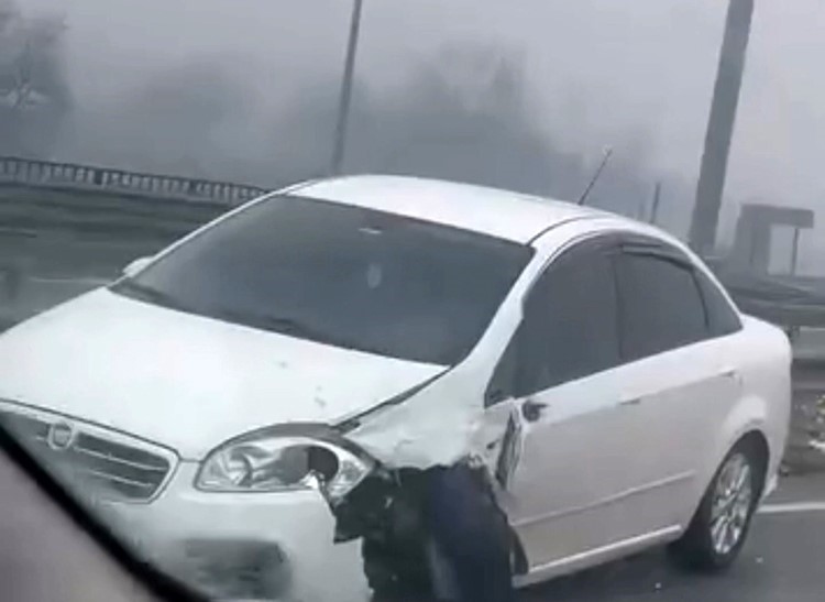 Ters şeritten gelen otomobil ortalığı birbirine kattı
