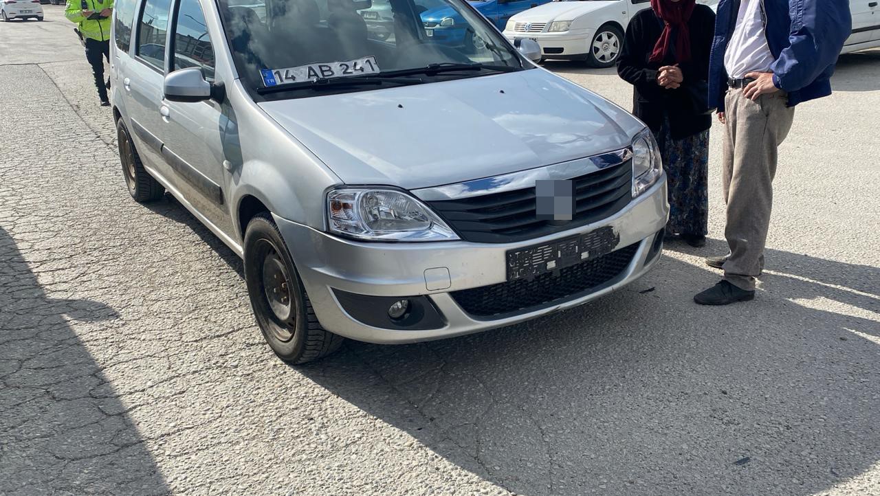 Ters yönden gelen hafif ticari araç motosikletle çarpıştı: 1 yaralı
