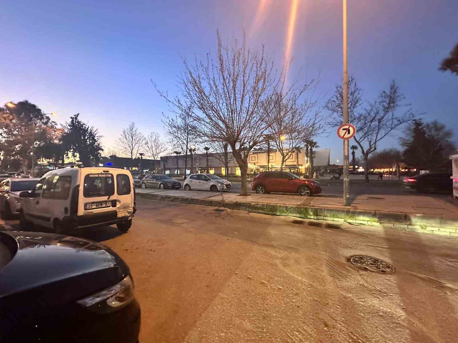 Ters yöne giren sürücünün kural ihlali araç kamerasına yansıdı
