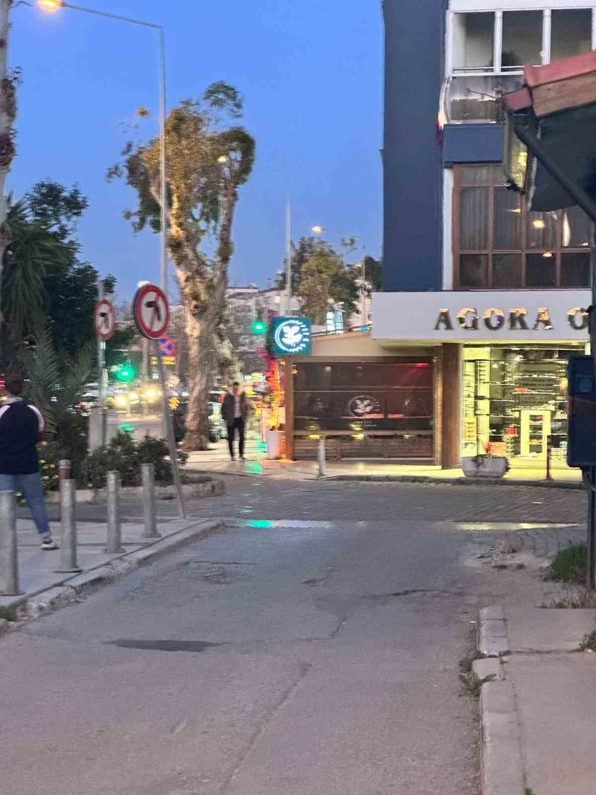 Ters yöne giren sürücünün kural ihlali araç kamerasına yansıdı
