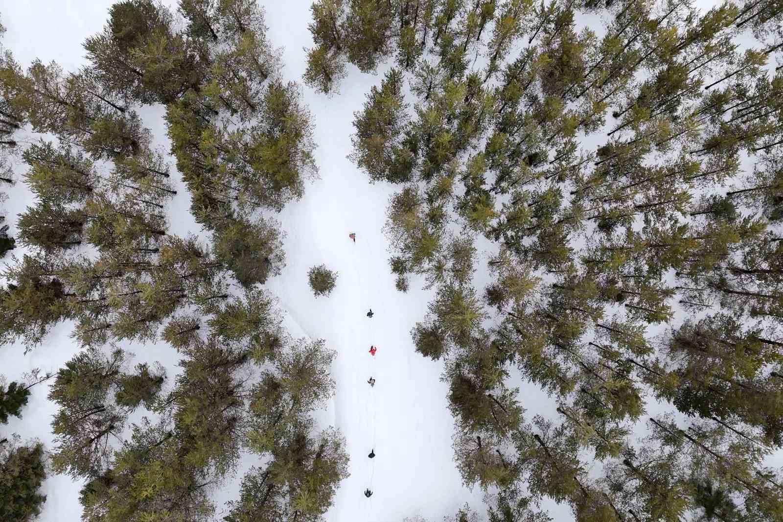 Tersun Dağı’nda zorlu kış yürüyüşü: Kar kalınlığı 1,5 metreyi buldu
