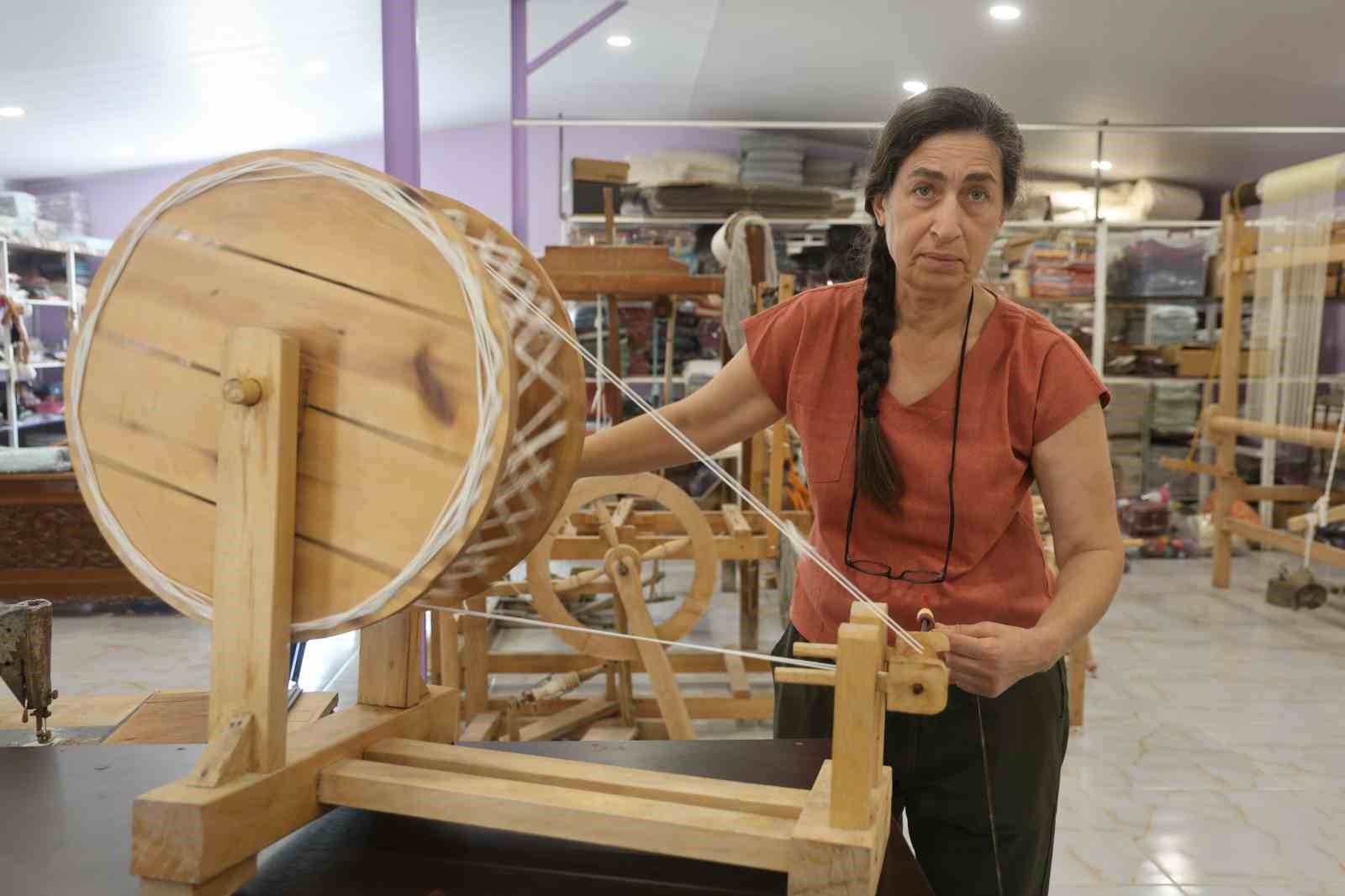 Tescilli ’Hatay Sarısı’nı yaşatmak için ömrünü adayan kadına "Yaşayan İnsan Hazinesi" ödülü
