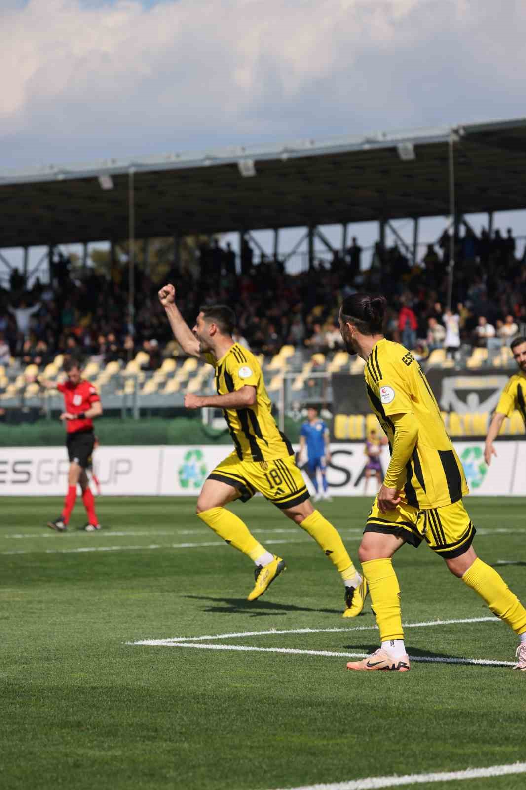 TFF 2. Lig: Aliağa FK: 5 - Menemen FK: 0
