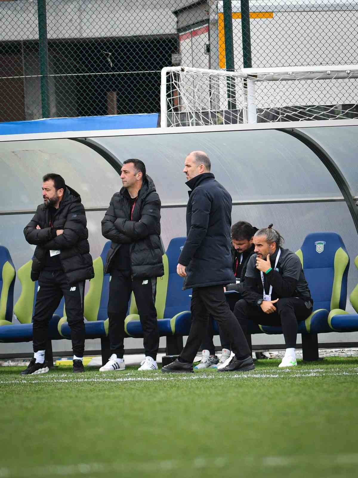 ⁠ ⁠TFF 2. Lig: Arkent Arnavutköy Belediyespor: 0 - Bursaspor: 1
