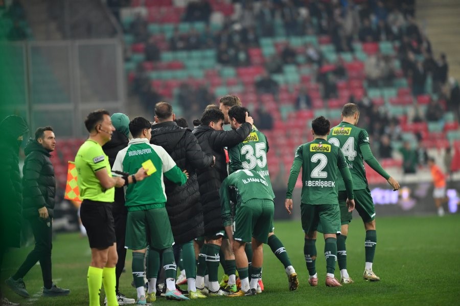 TFF 2. Lig: Bursaspor: 3 - Yeni Mersin İdman Yurdu: 0
