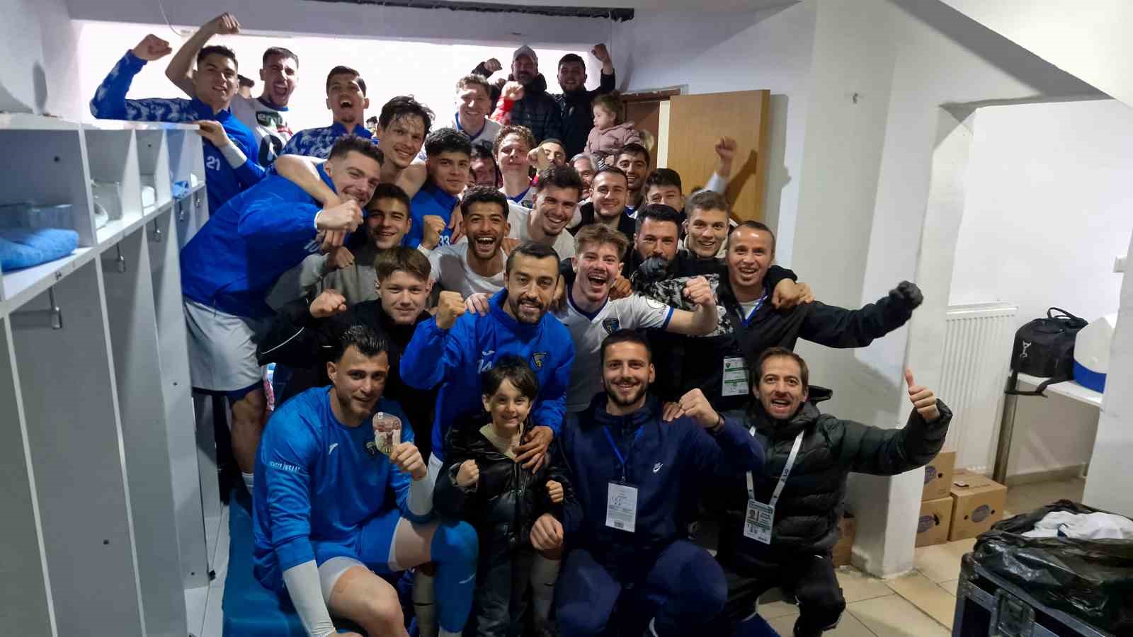 TFF 2. Lig: Karacabey Belediyespor: 4 - Kastamonuspor: 0
