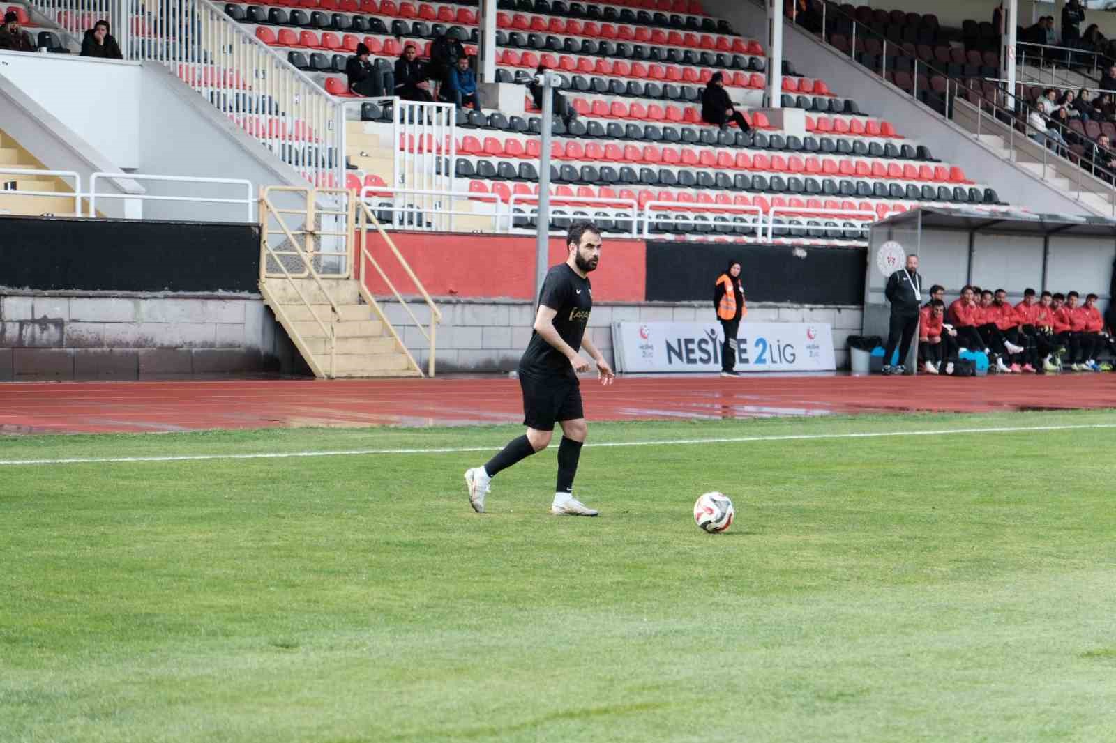 TFF 2. Lig: Kastamonuspor: 2 - Karaman FK: 2
