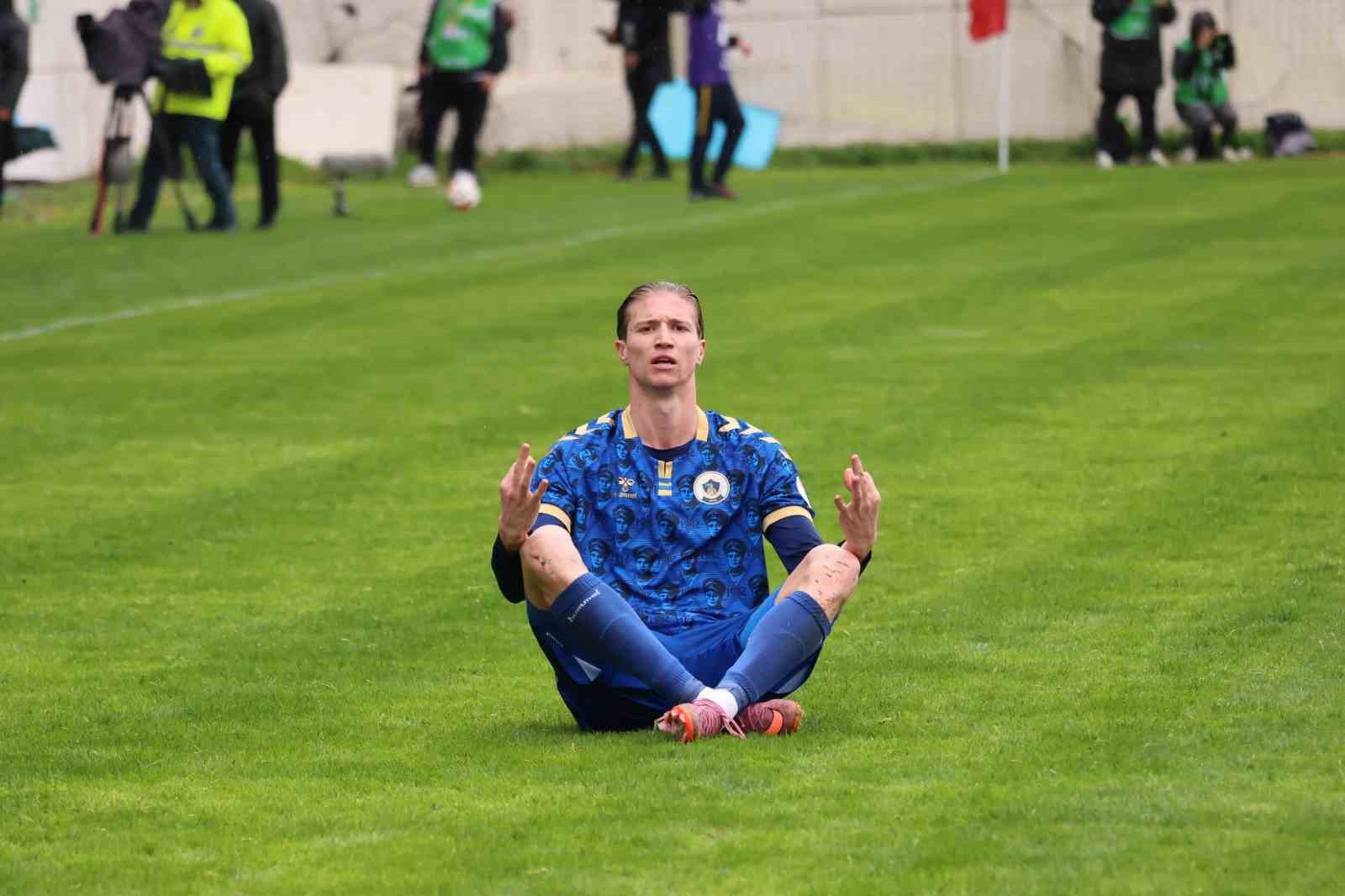 TFF 2. Lig: Menemen FK: 1 - Bursaspor: 3
