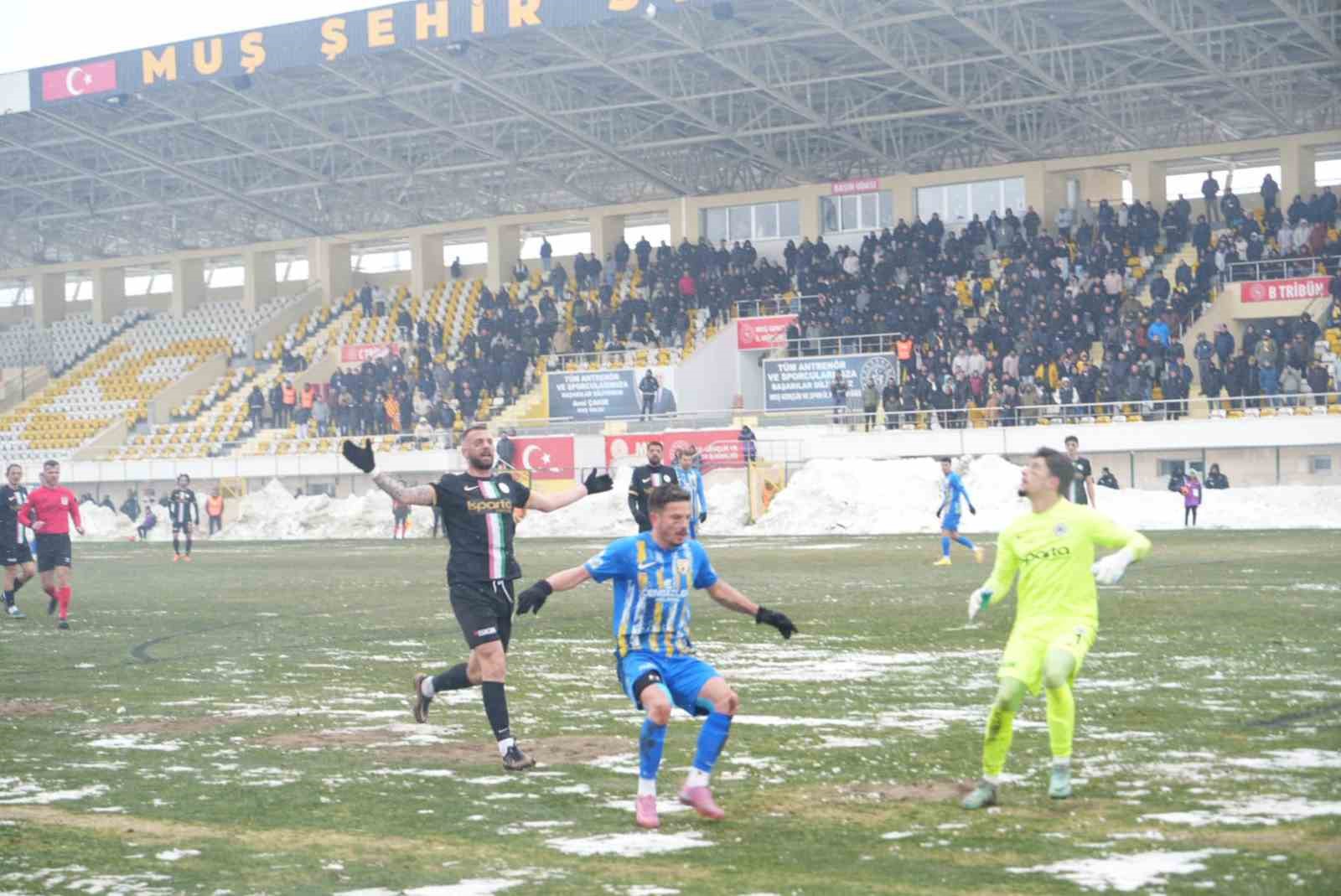 TFF 2. Lig: Muş Spor Kulübü: 3 - Isparta 32 Spor: 1
